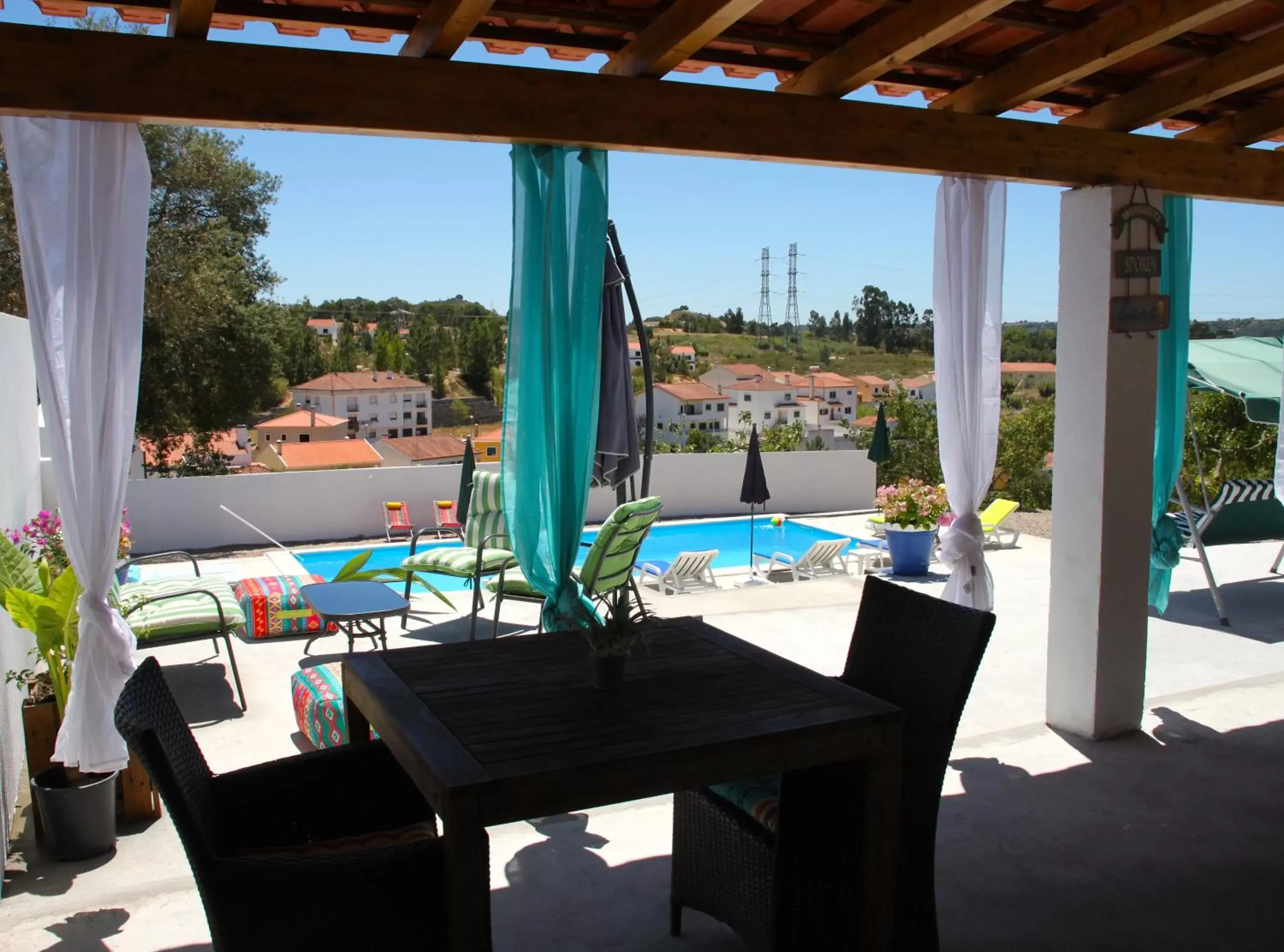 Pool View in Casa do Loureiro Branco