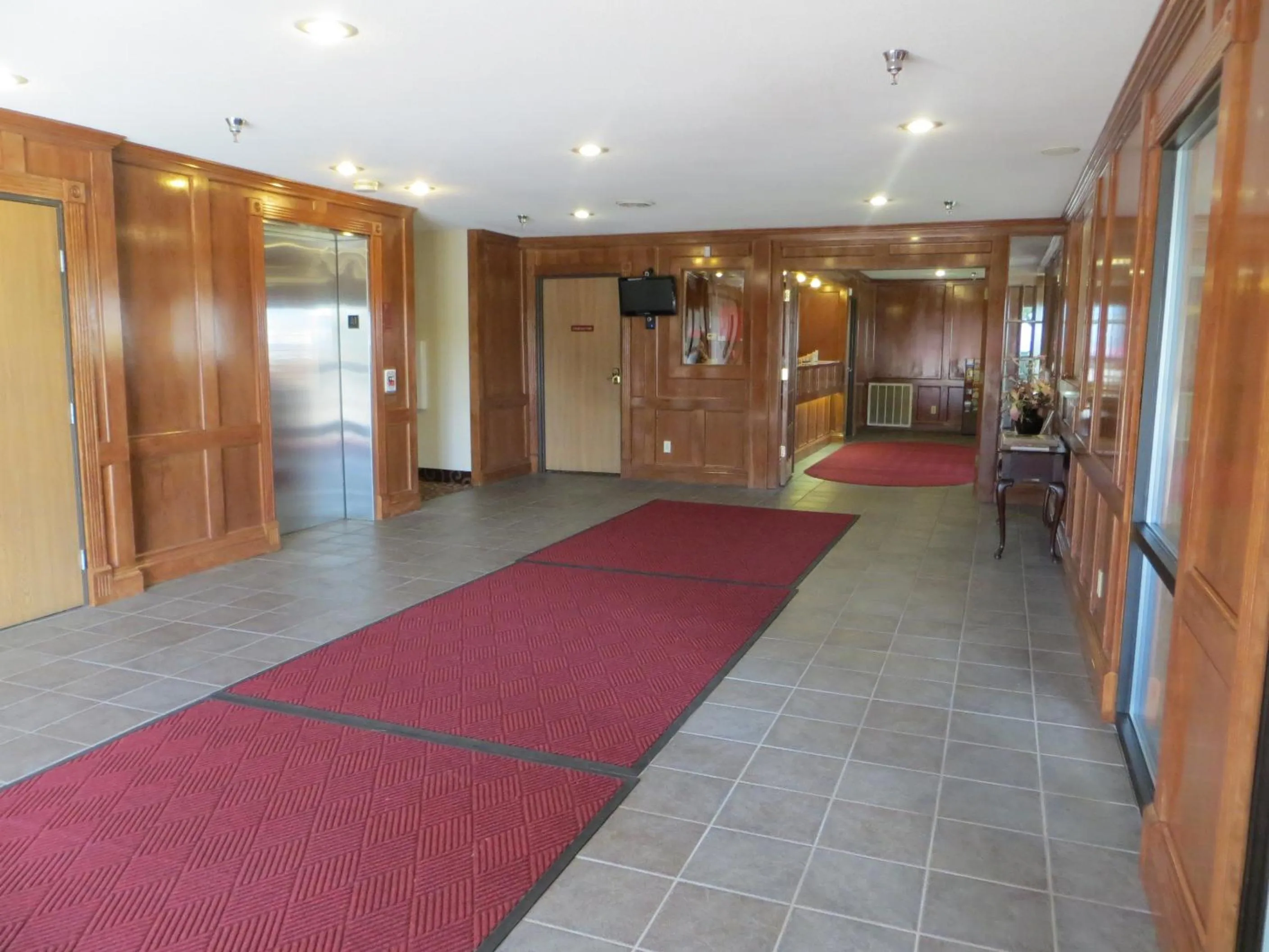 Lobby or reception in Bayside Hotel of Mackinac