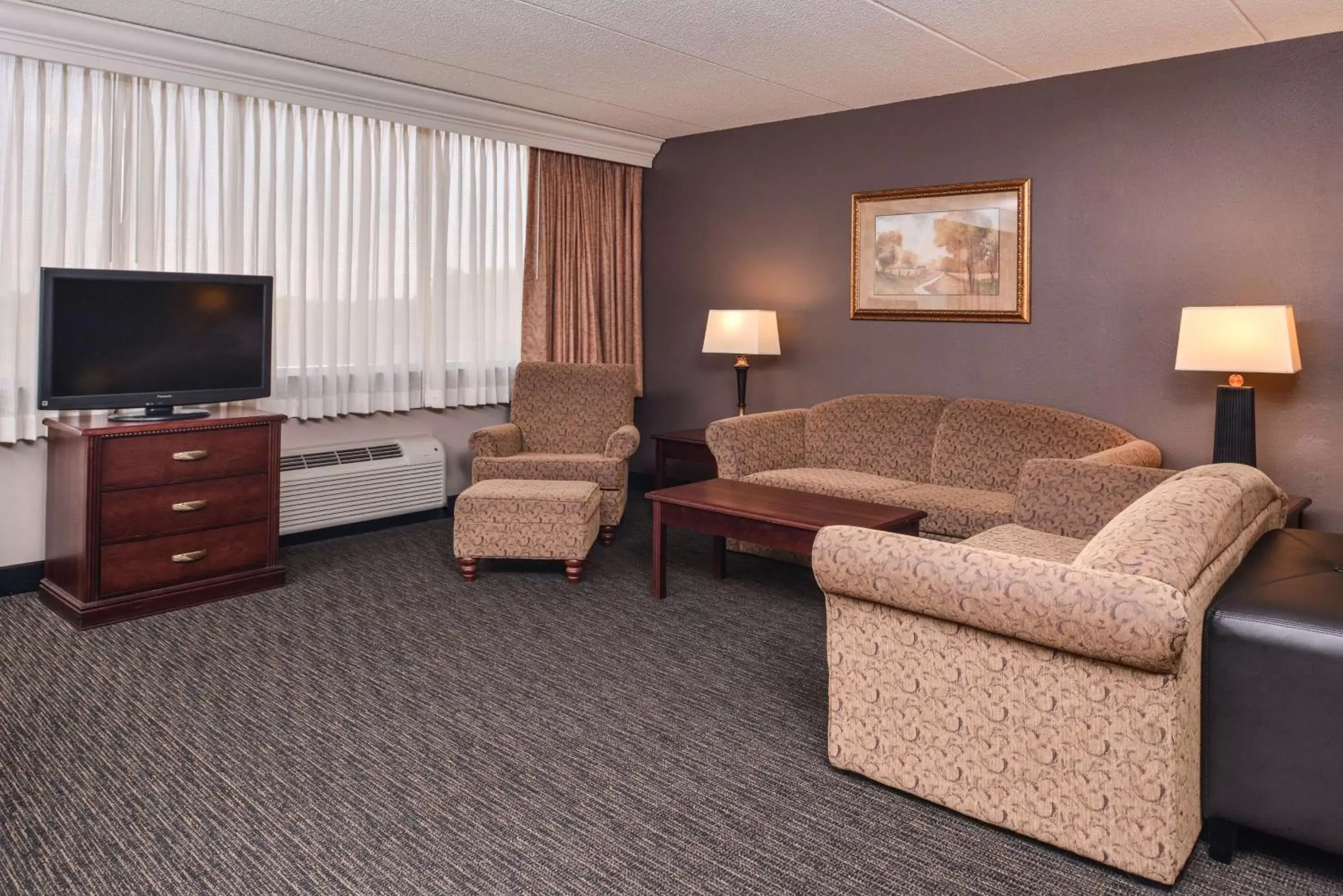 Photo of the whole room, Seating Area in Best Western Plus Kelly Inn