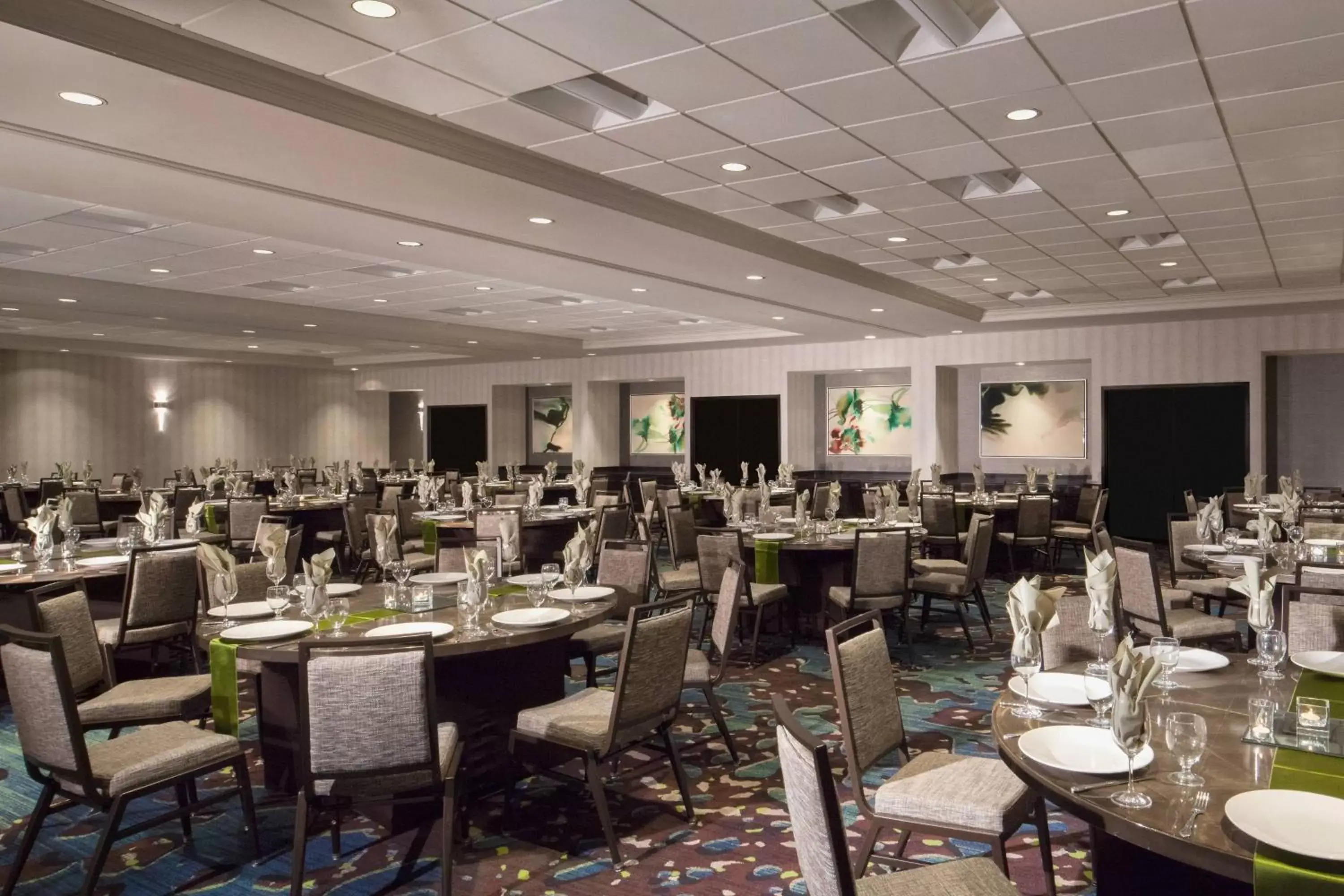 Banquet/Function facilities, Restaurant/Places to Eat in Dallas Marriott Suites Medical/Market Center