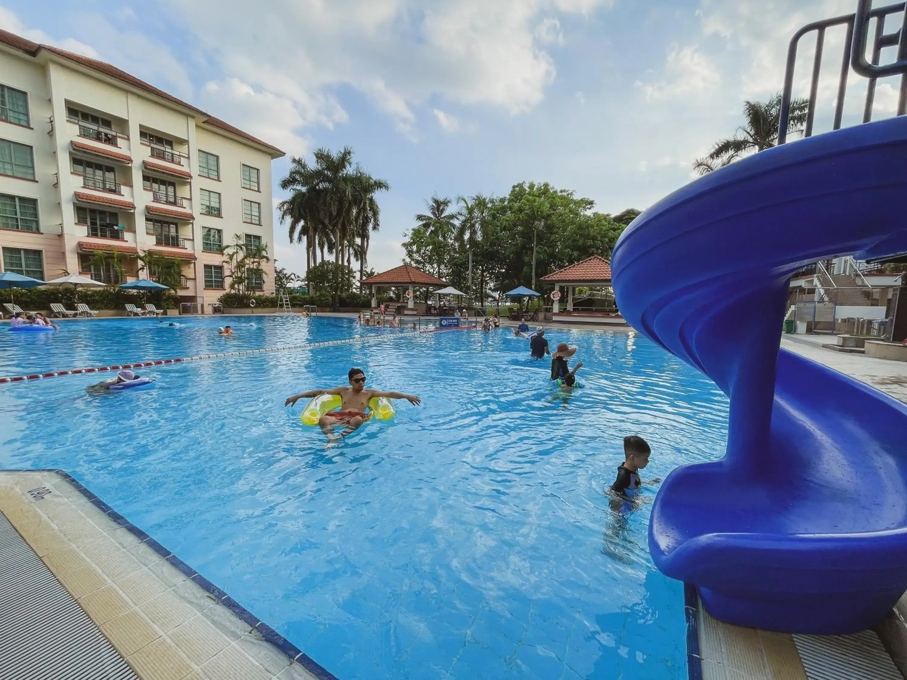 Swimming pool, Water Park in Diamond Westlake Suites