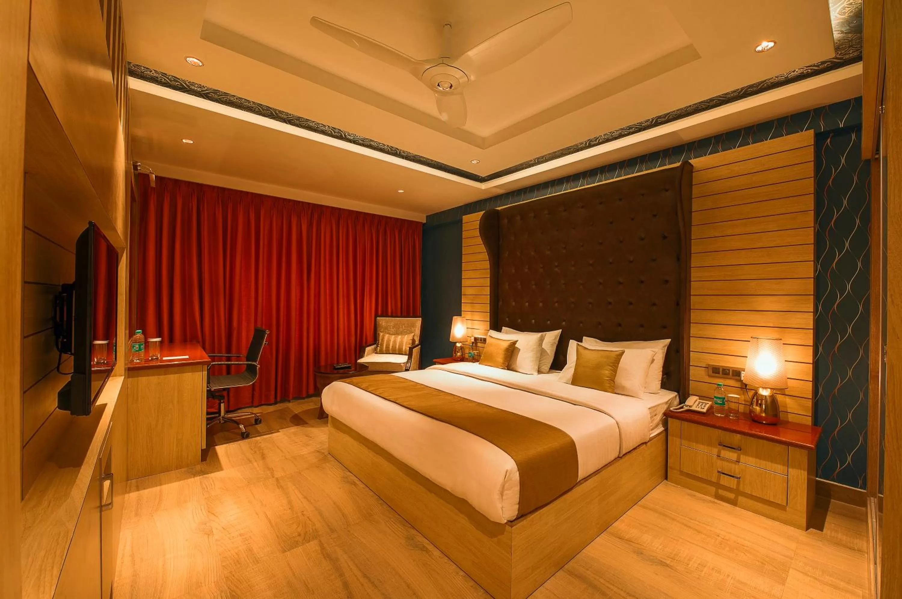 Bed in White Lotus Hotel