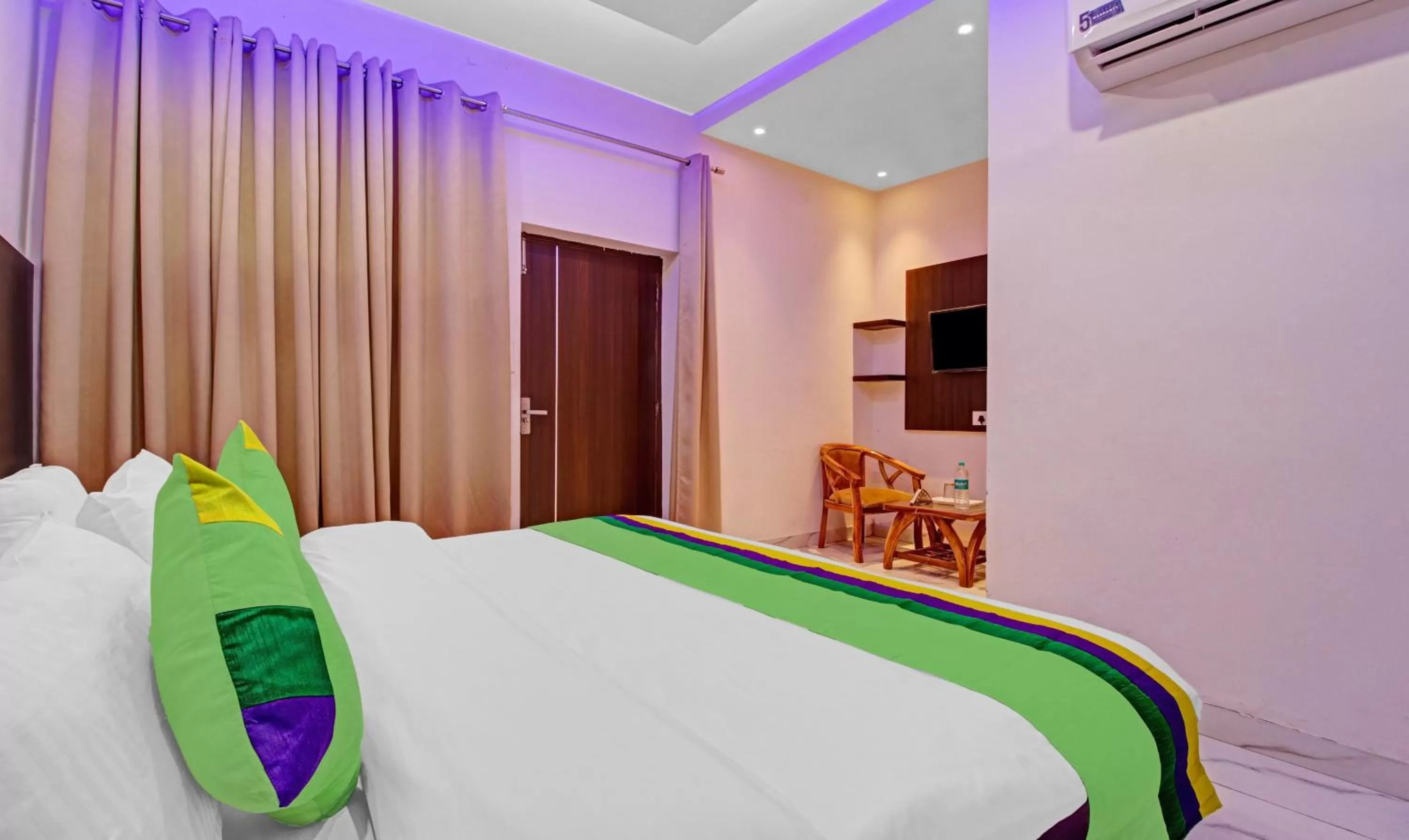 Bed in Treebo Trend Jugnu