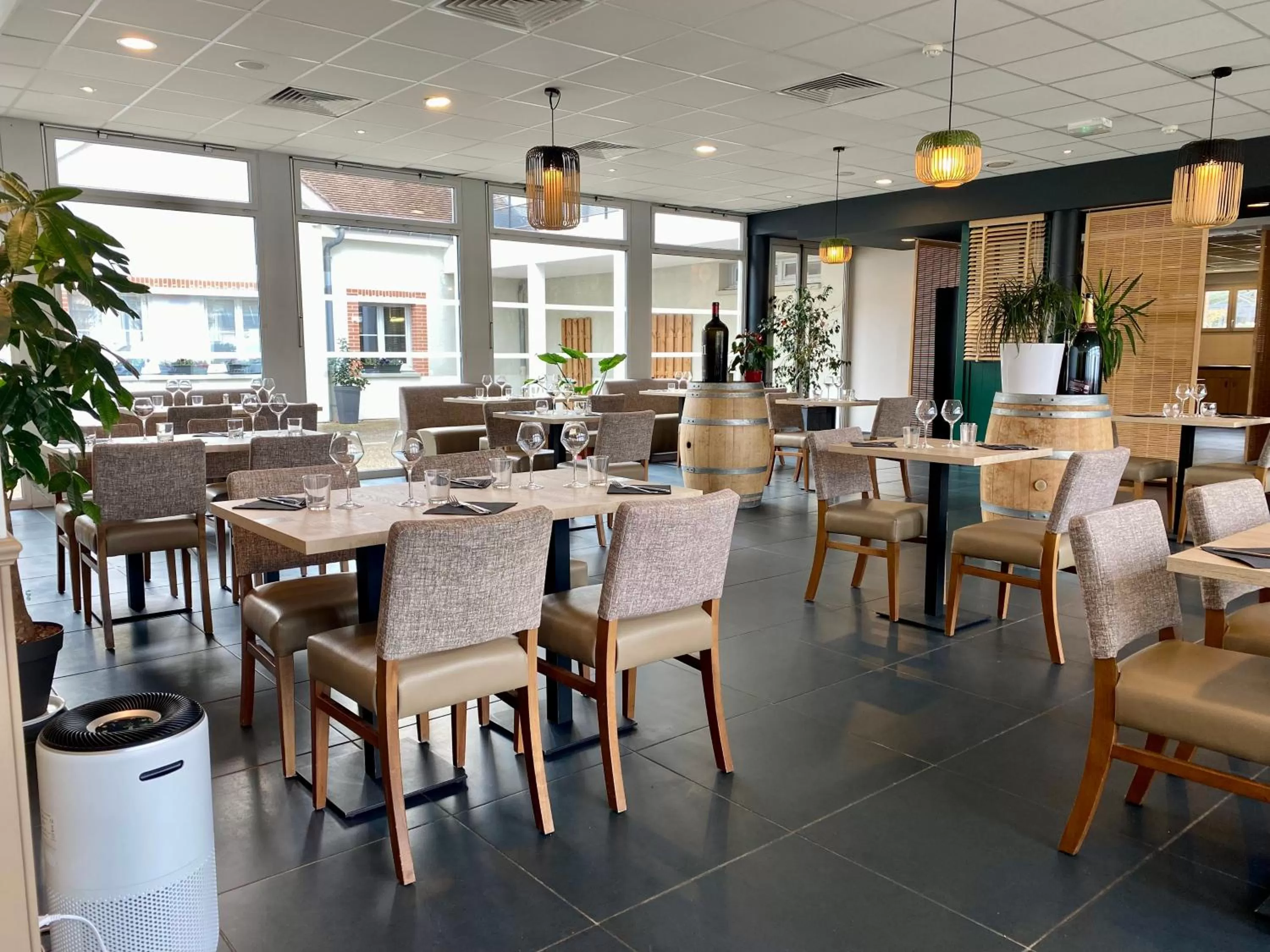 Restaurant/places to eat in Résidence Château du Mée