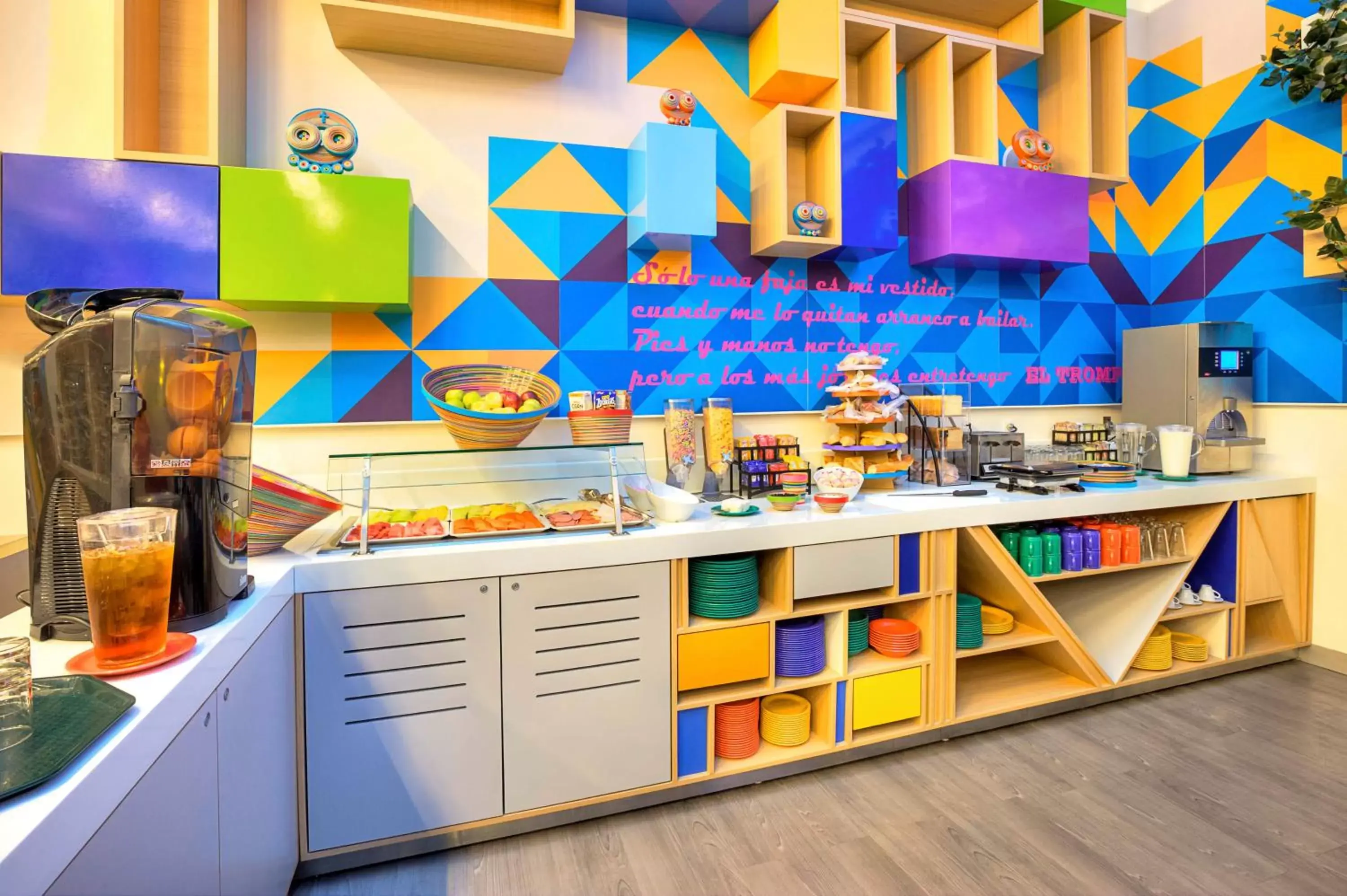 Restaurant/places to eat in Ibis Styles Mexico Reforma Restaurant/places to eat in Ibis Styles Mexico Reforma