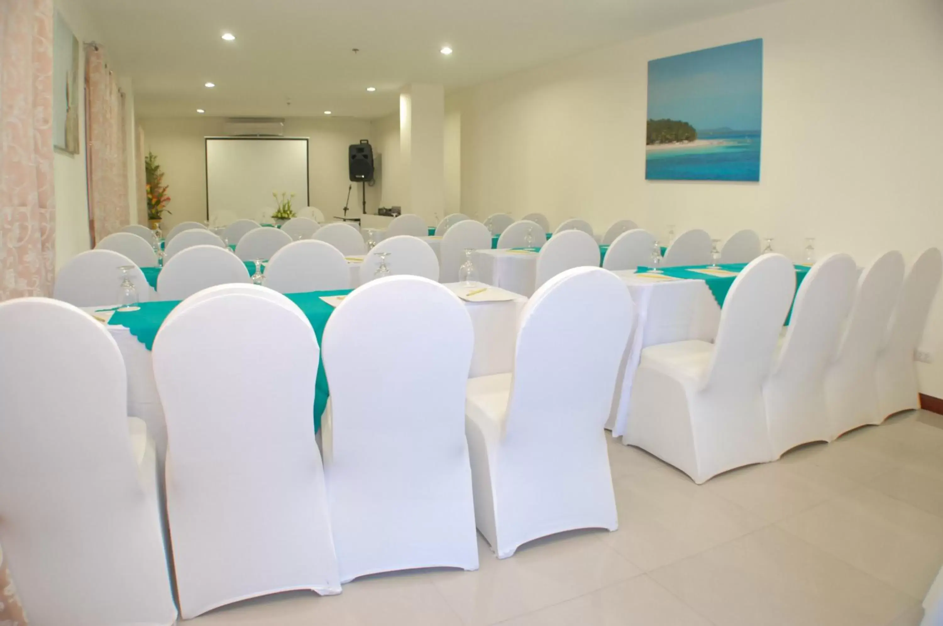 Banquet/Function facilities in Sunlight Guest Hotel