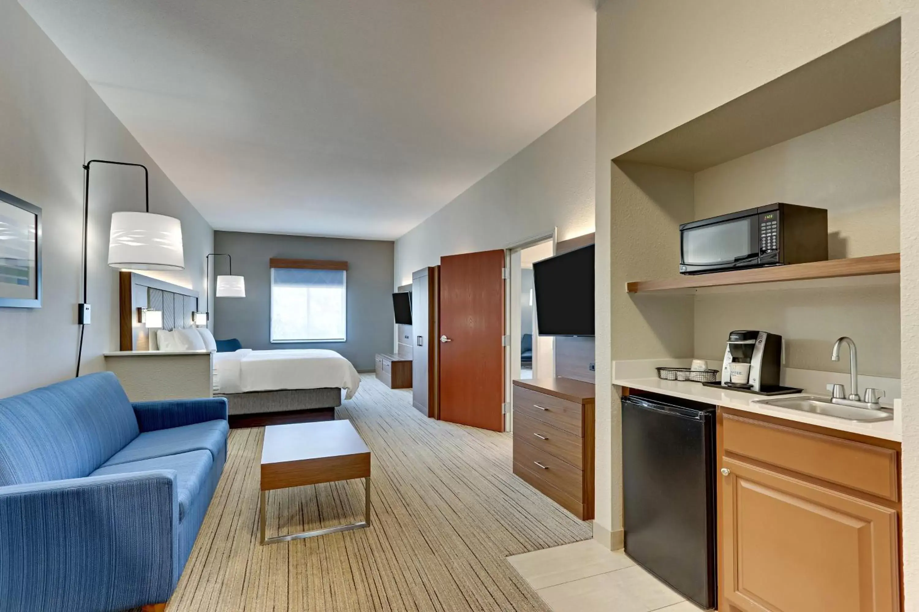 Photo of the whole room, Kitchen/Kitchenette in Holiday Inn Express Hotel and Suites Weatherford, an IHG Hotel