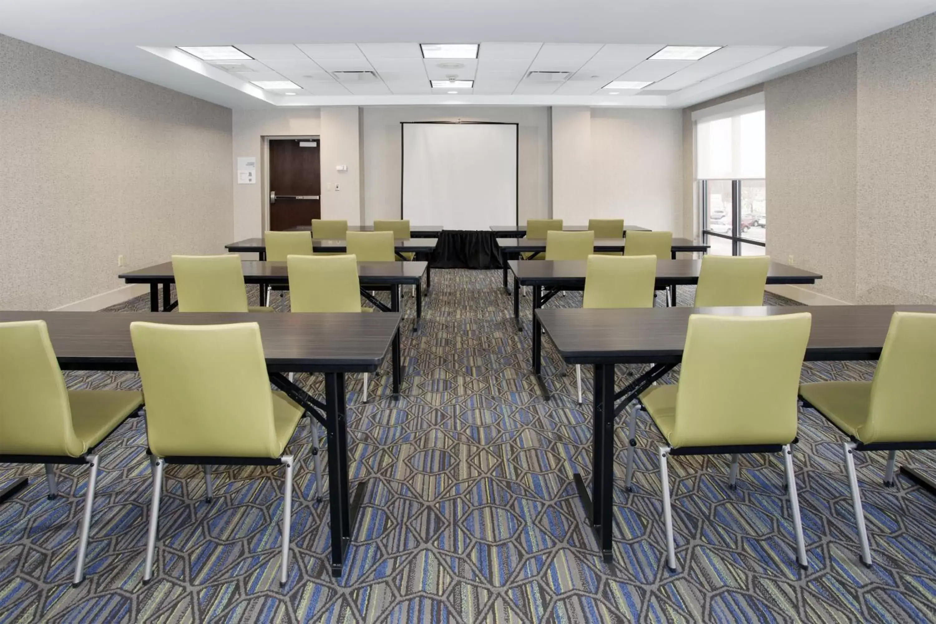 Meeting/conference room in Holiday Inn Express South Portland, an IHG Hotel