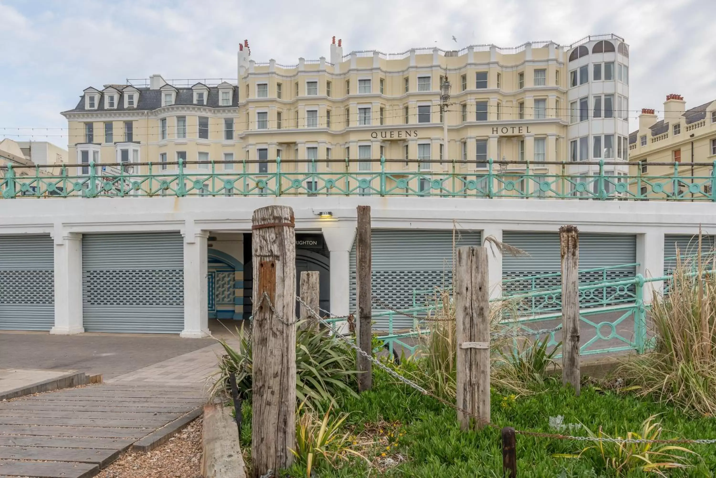 Bird's eye view, Property Building in Queens Hotel & Spa