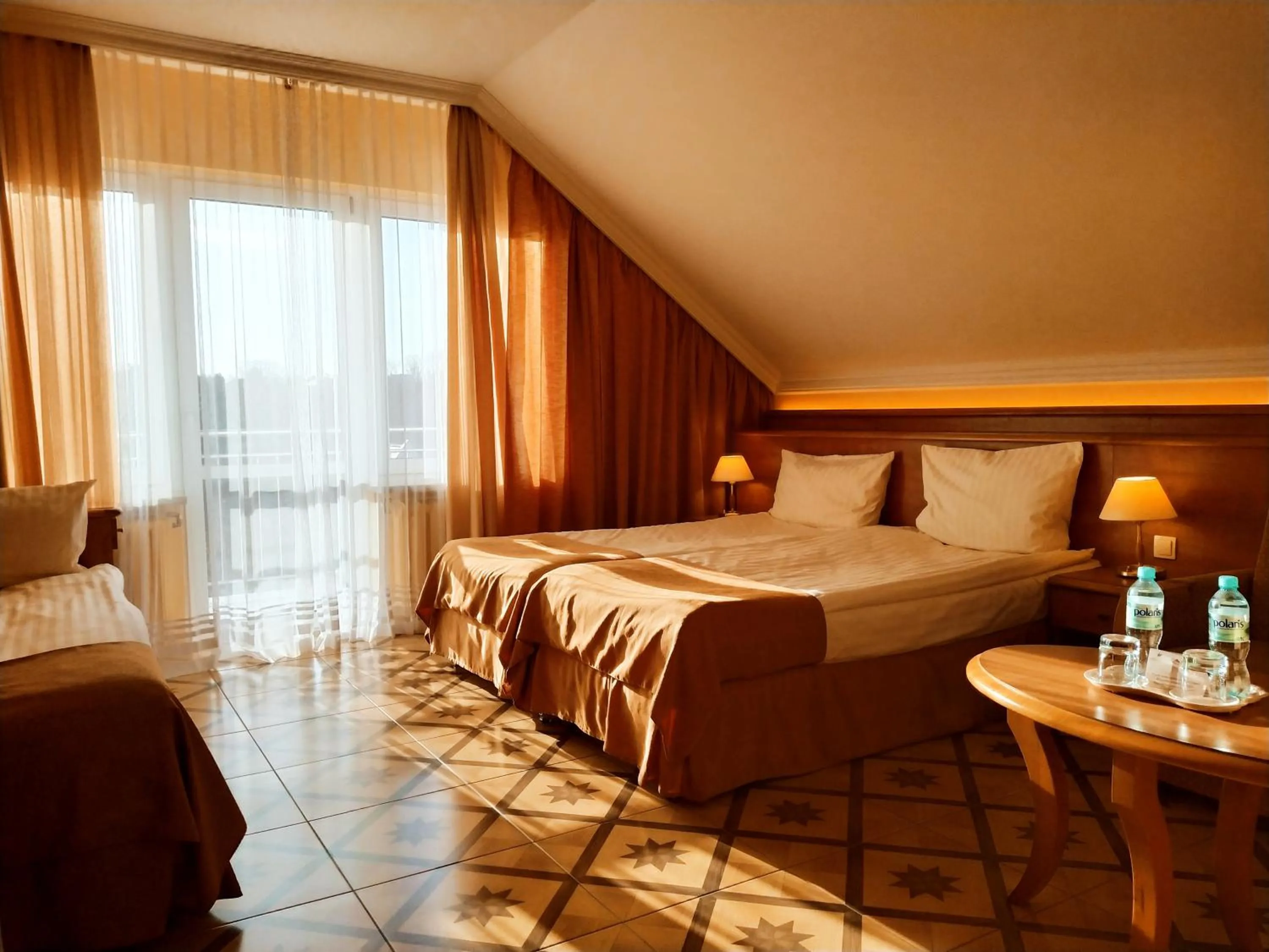 Bedroom, Bed in Hotel Polaris