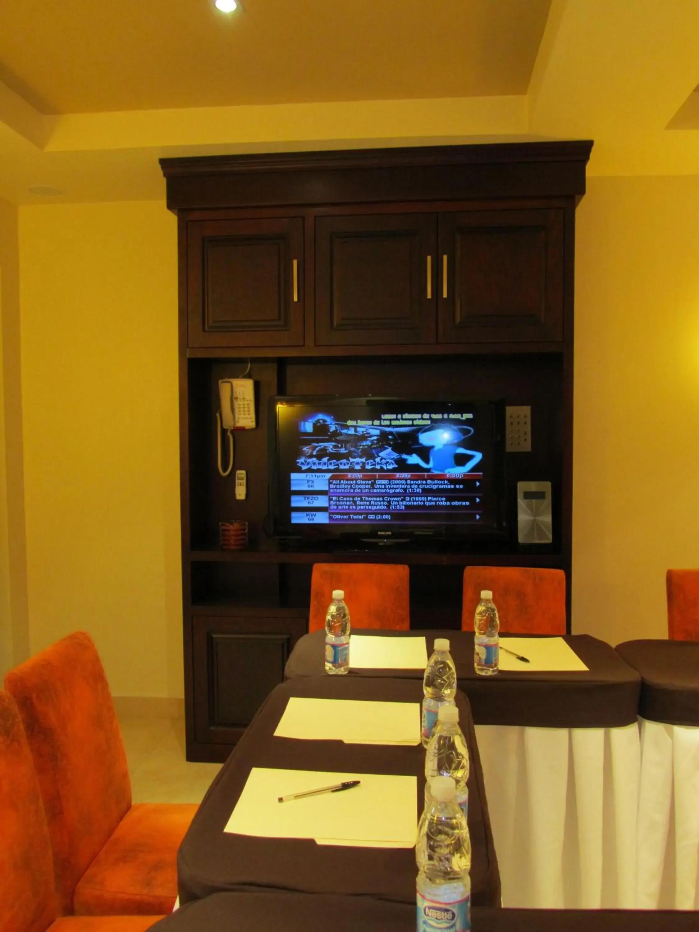 TV/Entertainment Center in Hotel Colonial