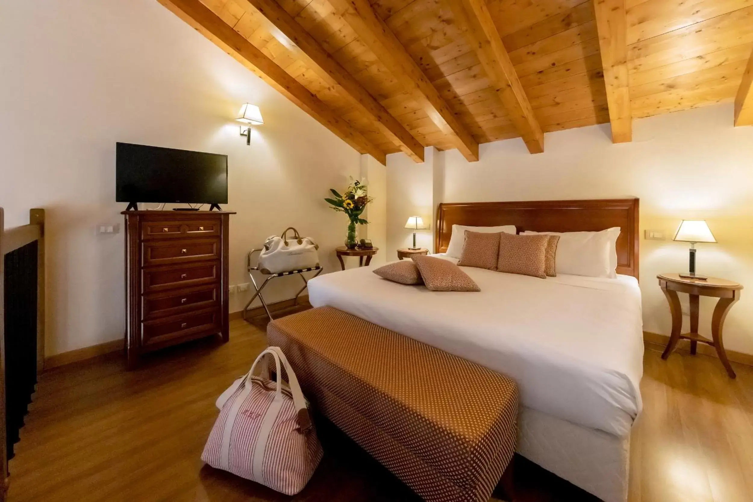 Bed in Hotel Venice Resort Airport