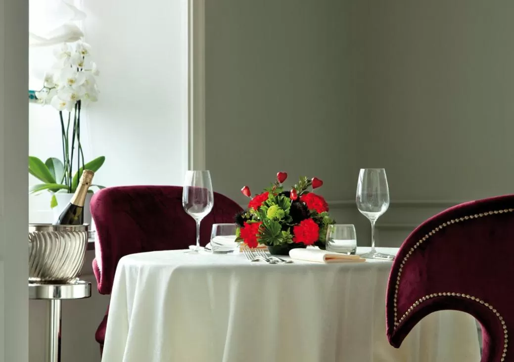 Restaurant/places to eat in Grand Hotel Santa Lucia