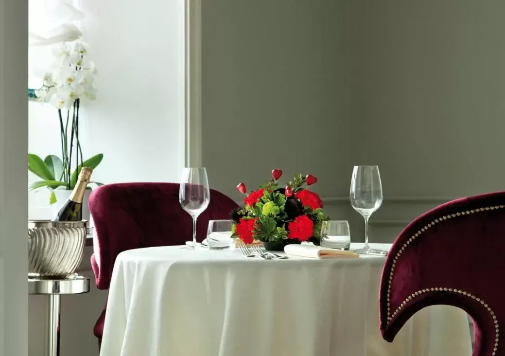 Restaurant/Places to Eat in Grand Hotel Santa Lucia