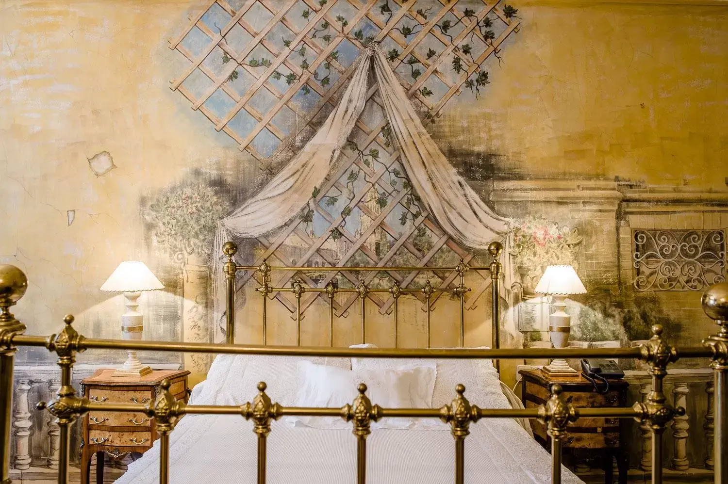 Bed in DON FADRIQUE