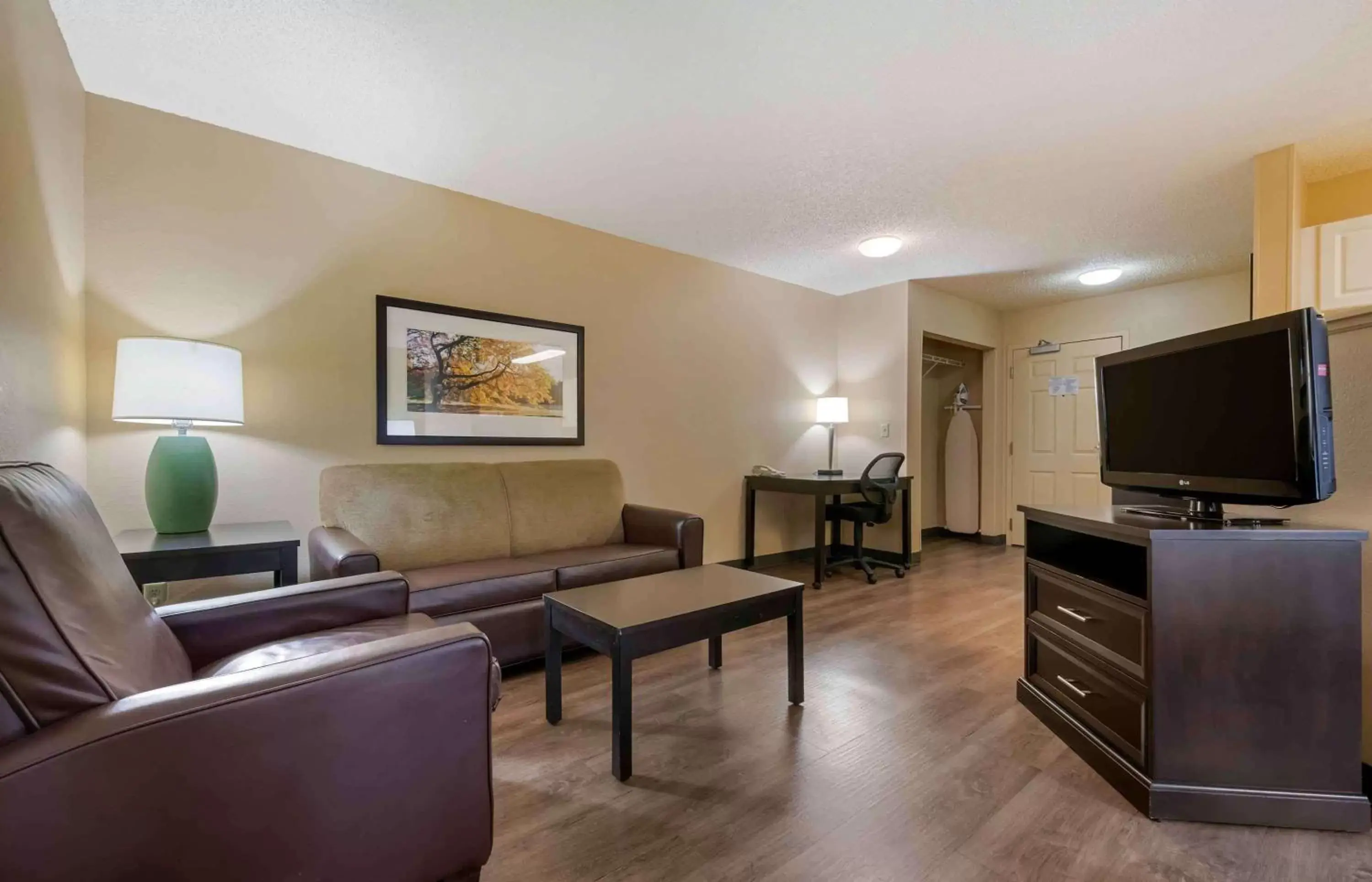 Bedroom, Seating Area in Extended Stay America Suites - Daytona Beach - International Speedway