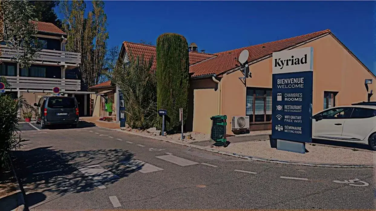 Property Building in KYRIAD MARSEILLE - Vitrolles Aéroport