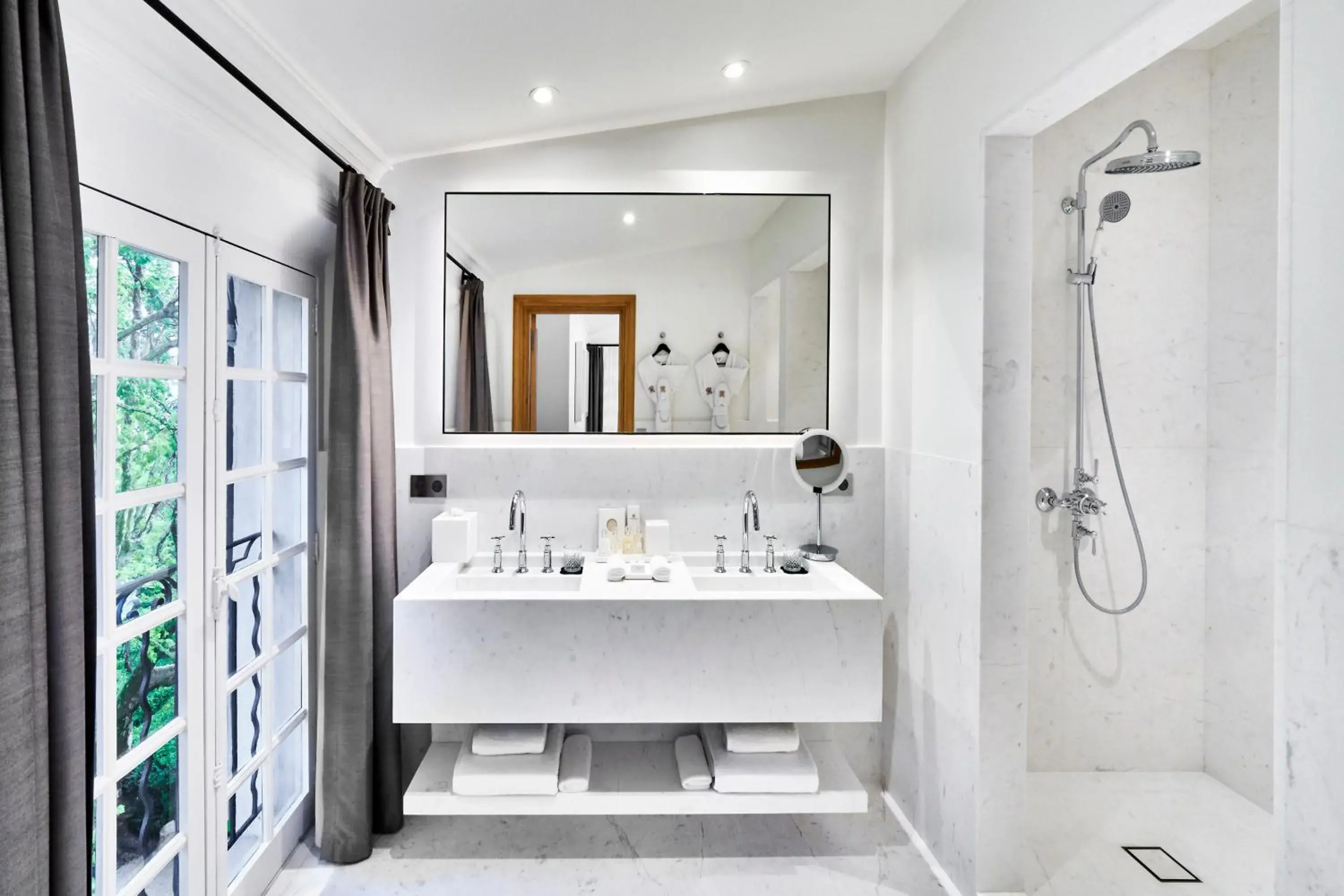 Shower, Bathroom in Château de la Gaude
