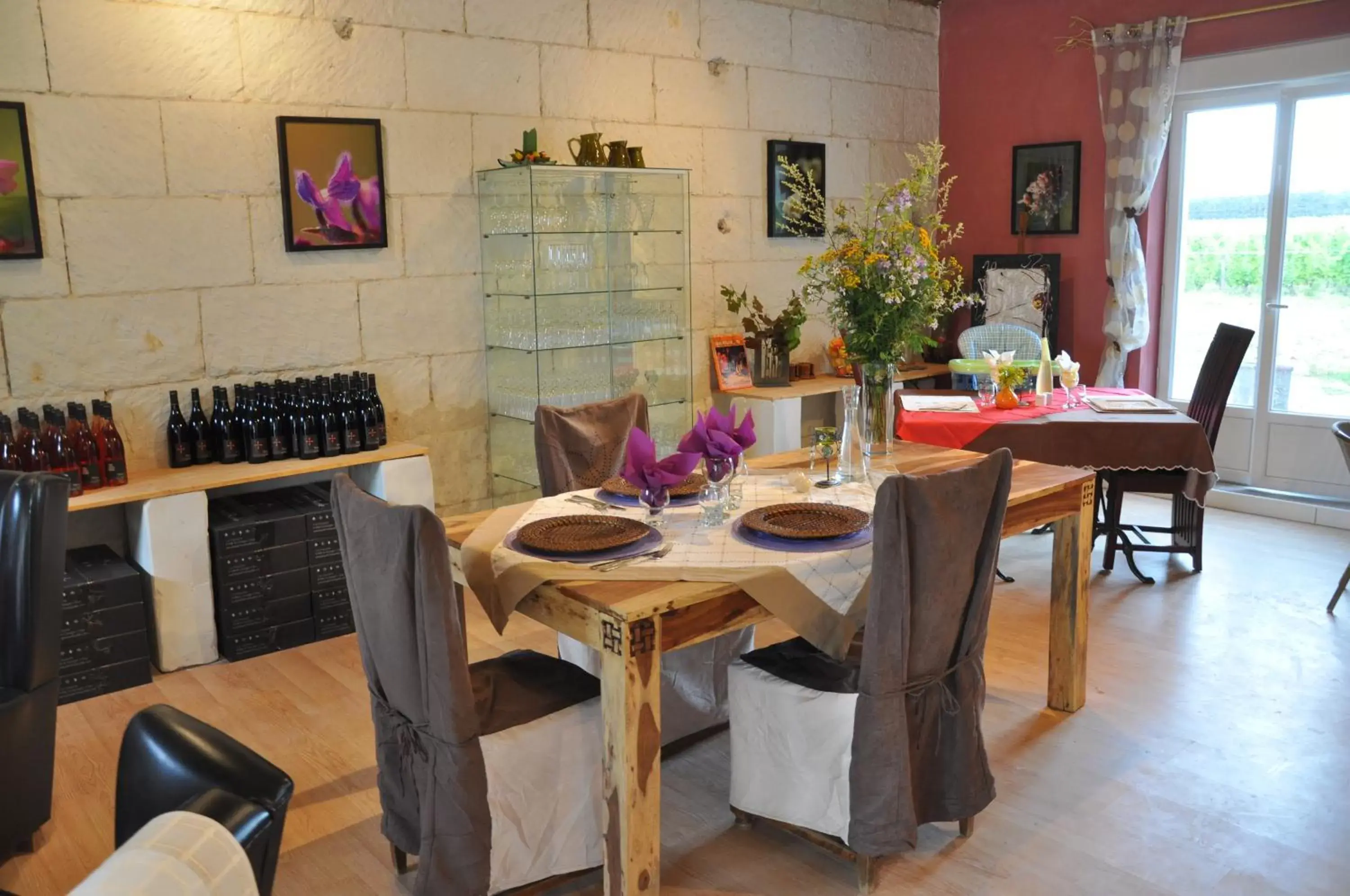 Living room, Restaurant/Places to Eat in Les Pierres D'aurèle Chambres d'Hôtes