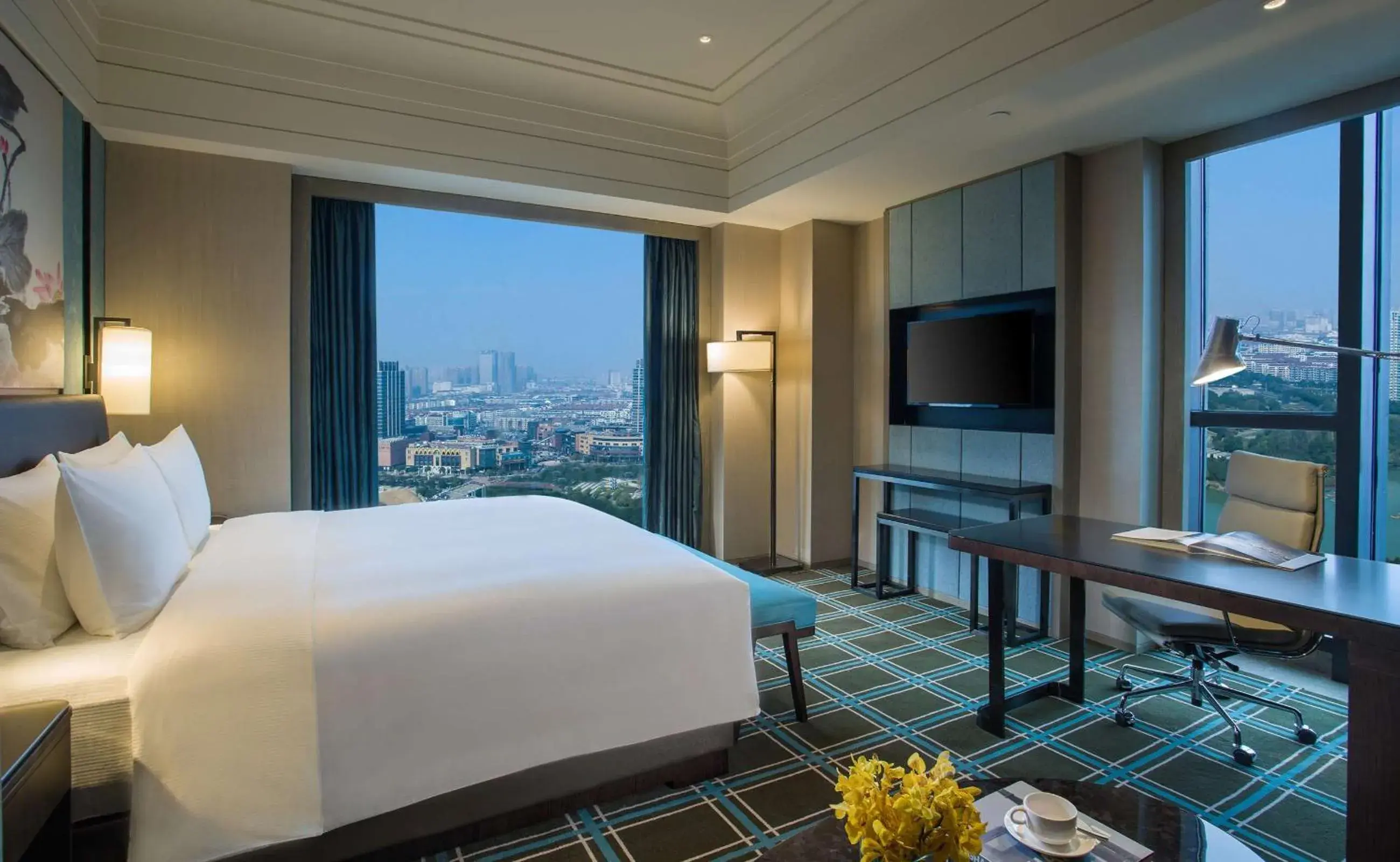 Corner King Room in Hilton Changzhou Corner King Room in Hilton Changzhou