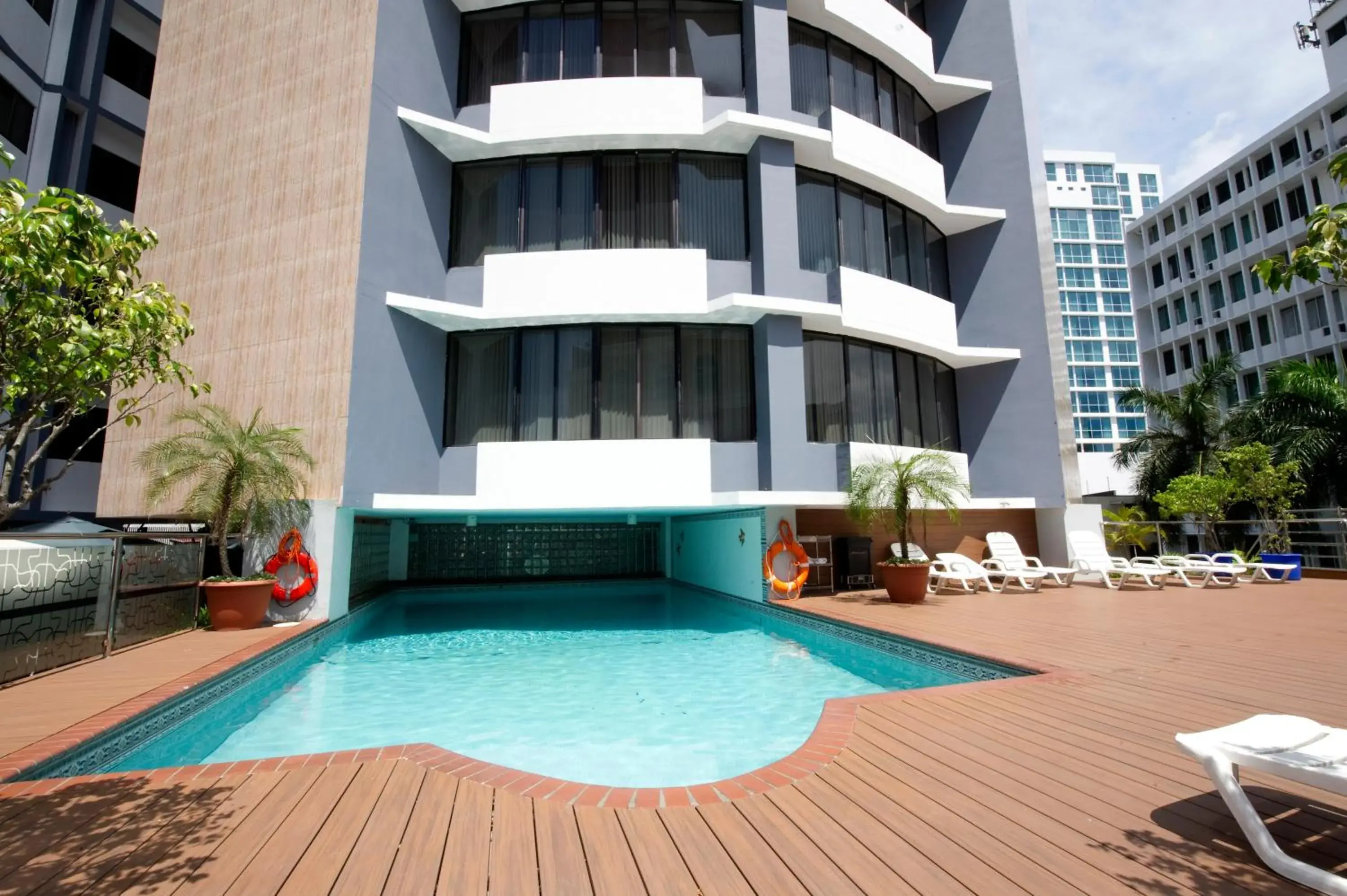 Swimming pool in Torres de Alba Hotel & Suites