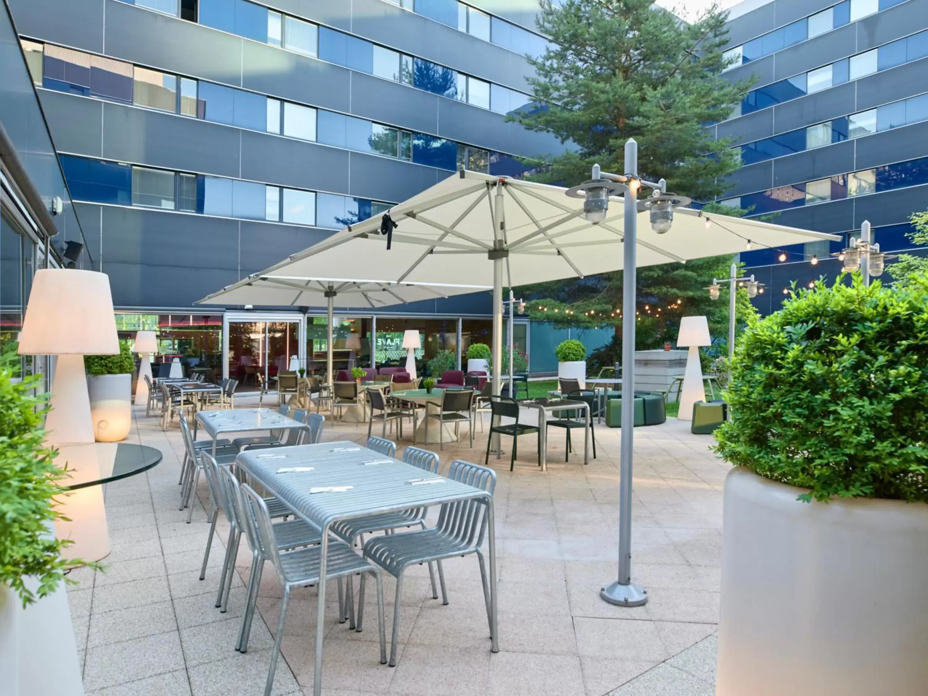 Balcony/Terrace, Restaurant/Places to Eat in Novotel Zurich City West