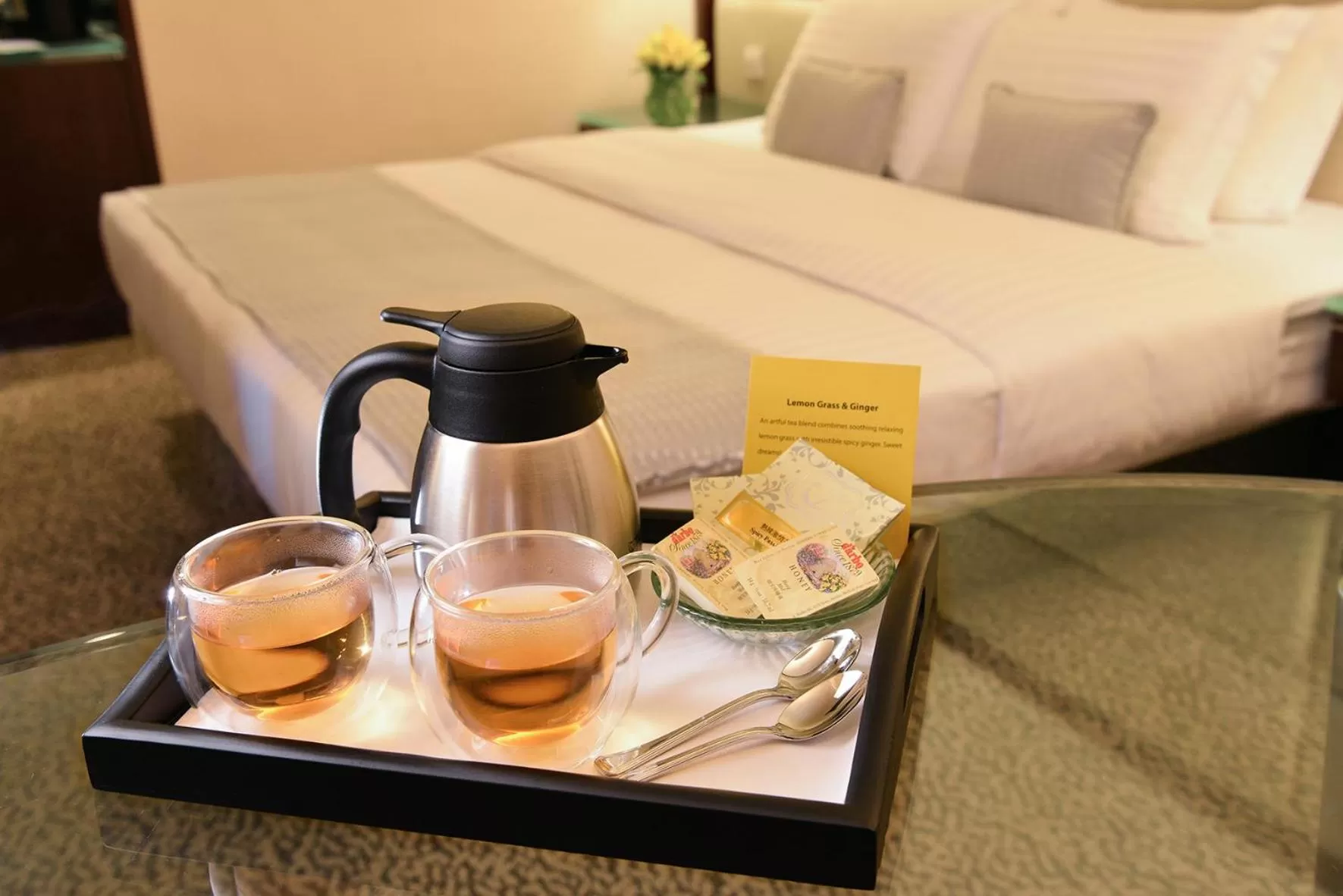 Food and drinks, Bed in Regal Kowloon Hotel