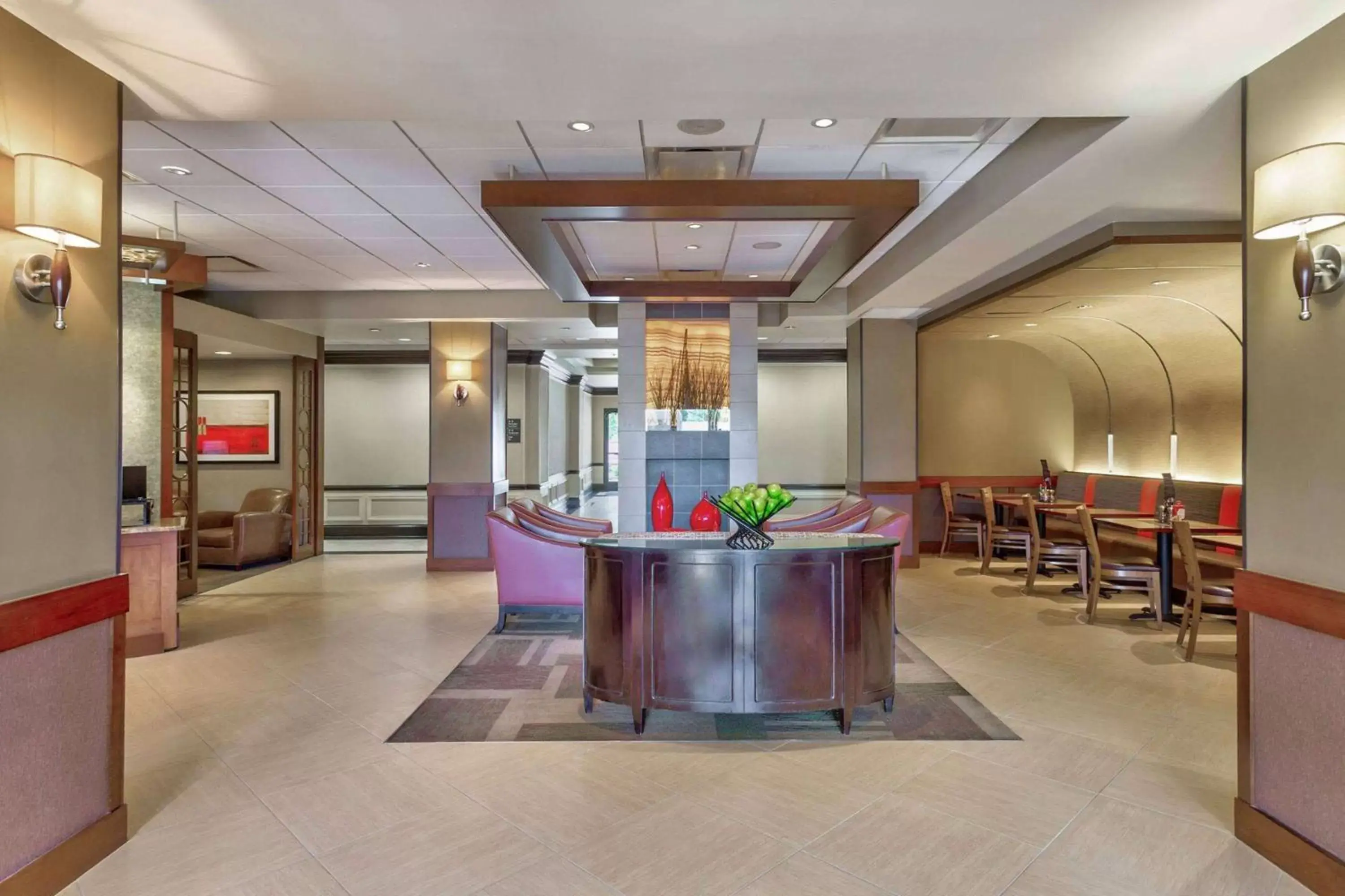 Lobby or reception in Wyndham Garden Kansas City Airport