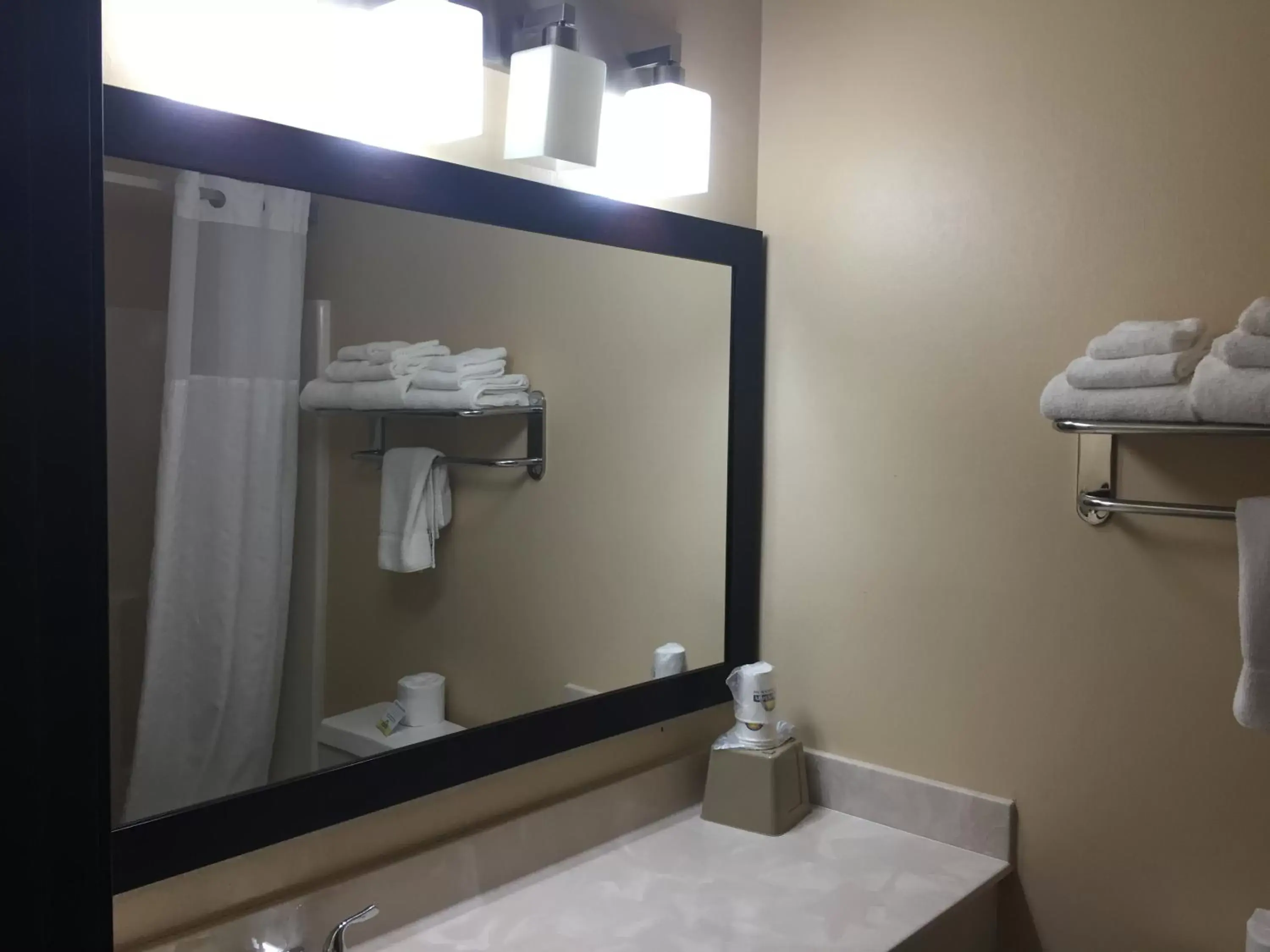 Bathroom in Days Inn by Wyndham Columbia Mall