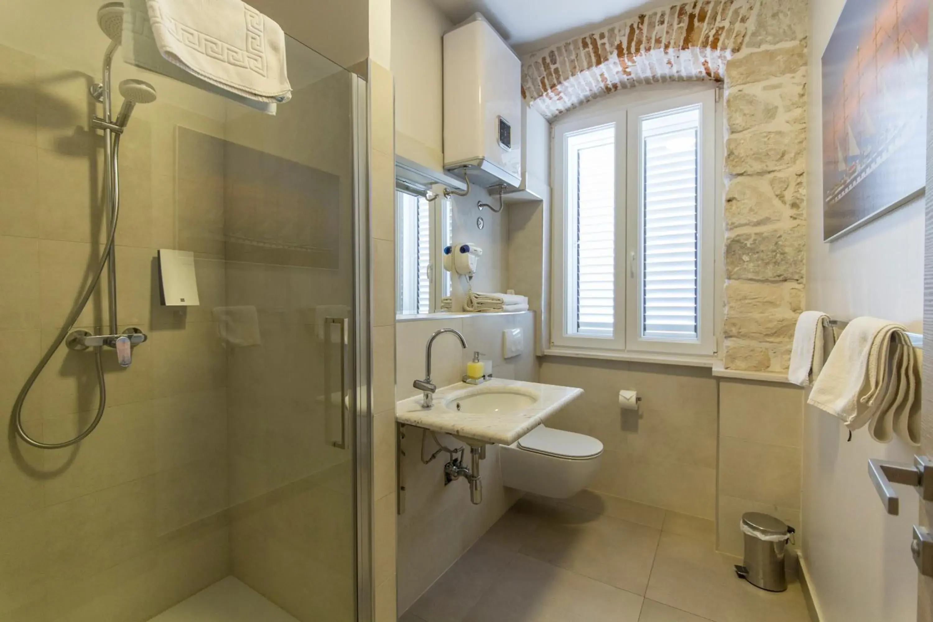 Bathroom in Tifani Luxury Rooms