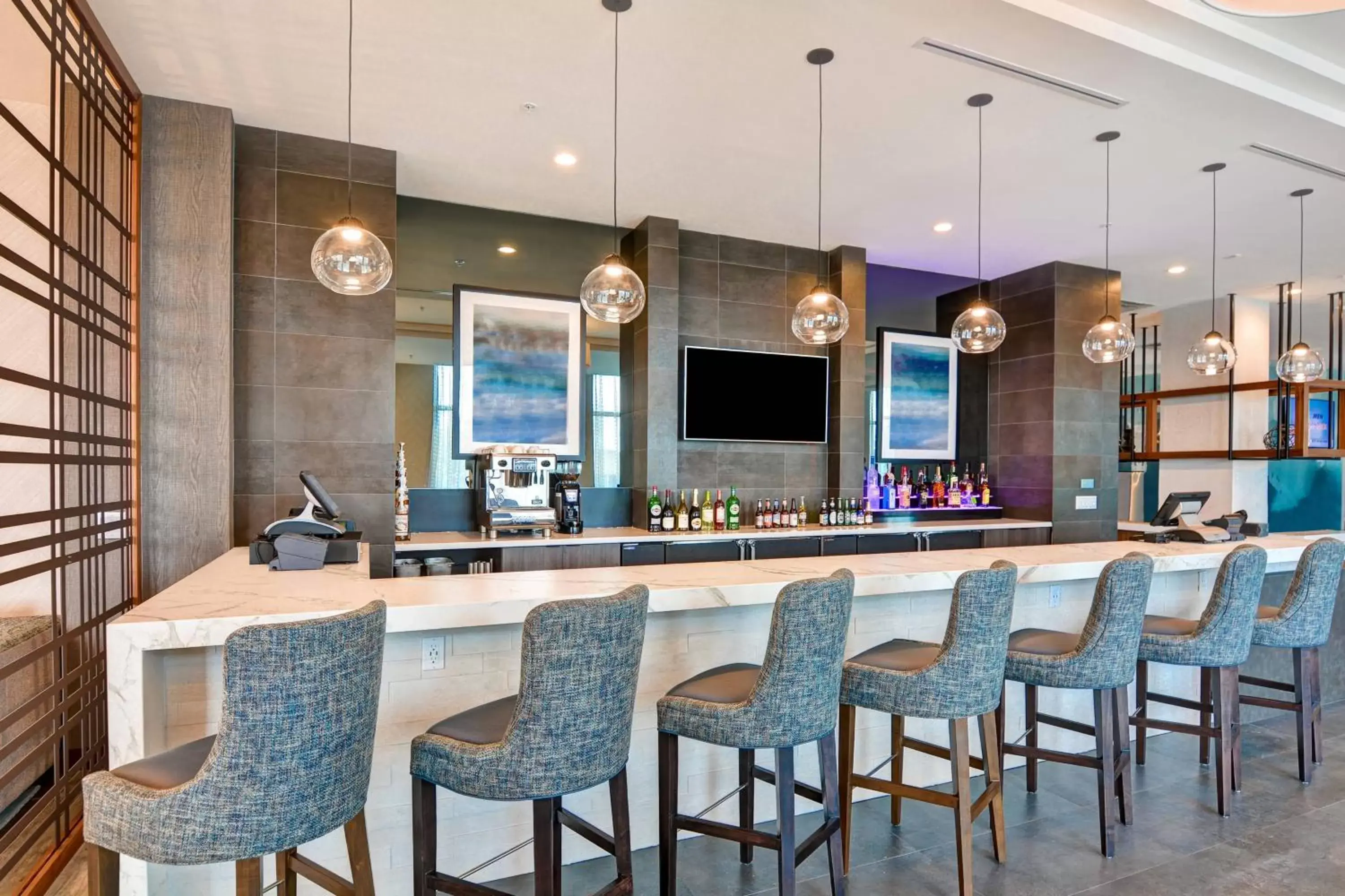 Restaurant/places to eat, Lounge/Bar in TownePlace Suites by Marriott Miami Airport