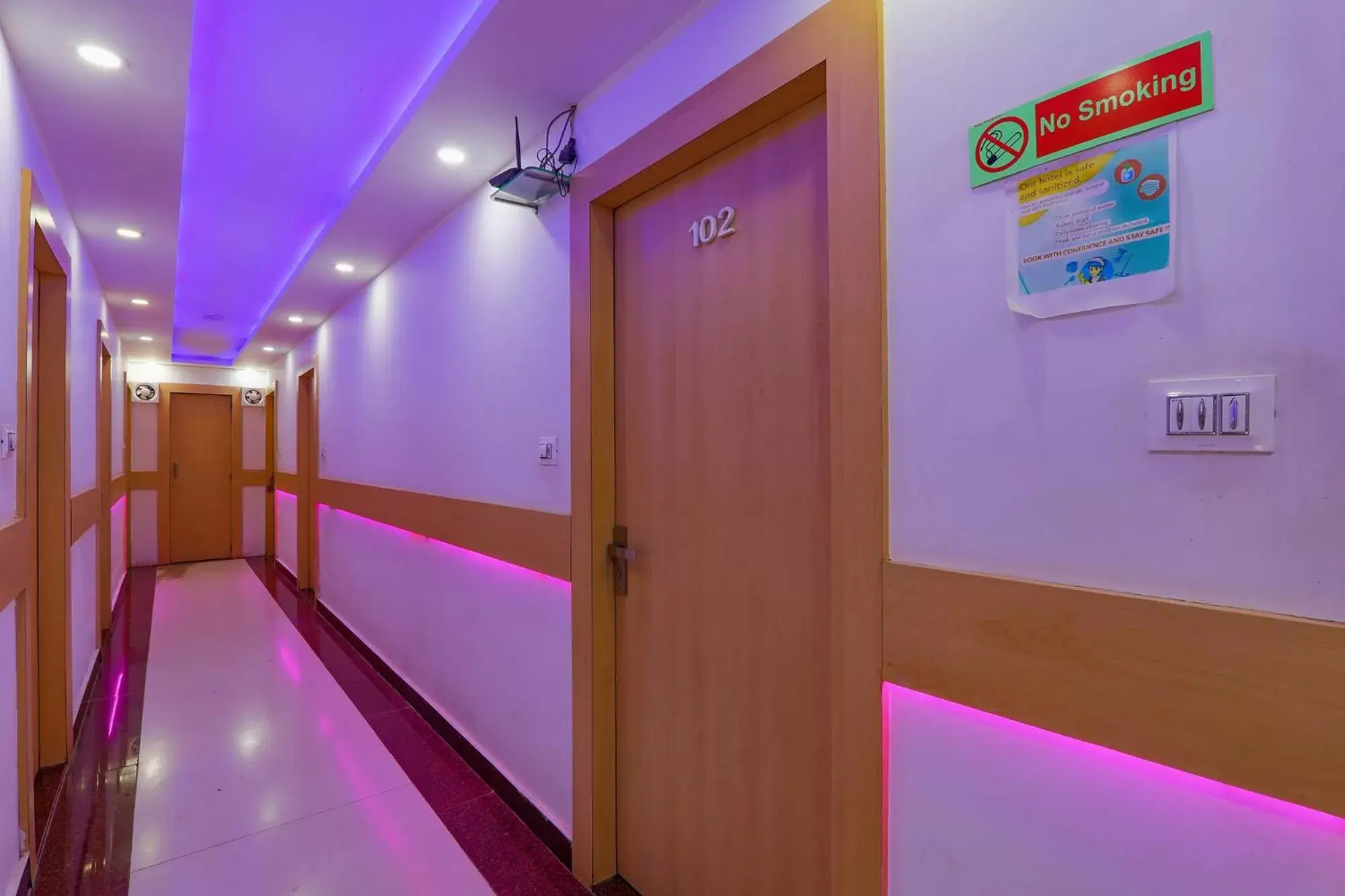 Lobby or reception in FabExpress Moti Mahal Lobby or reception in FabExpress Moti Mahal