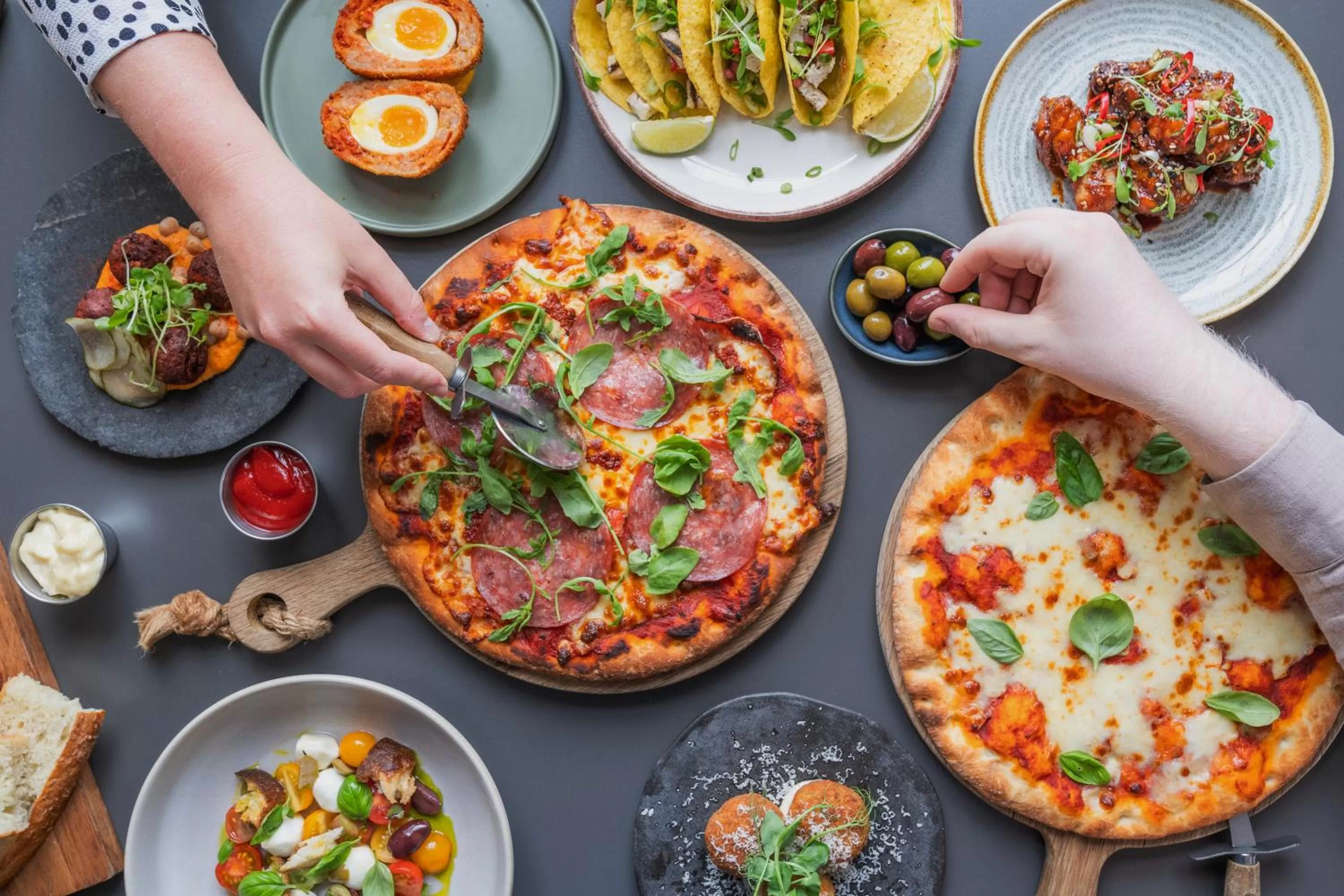 Restaurant/places to eat in Bromley Court Hotel London