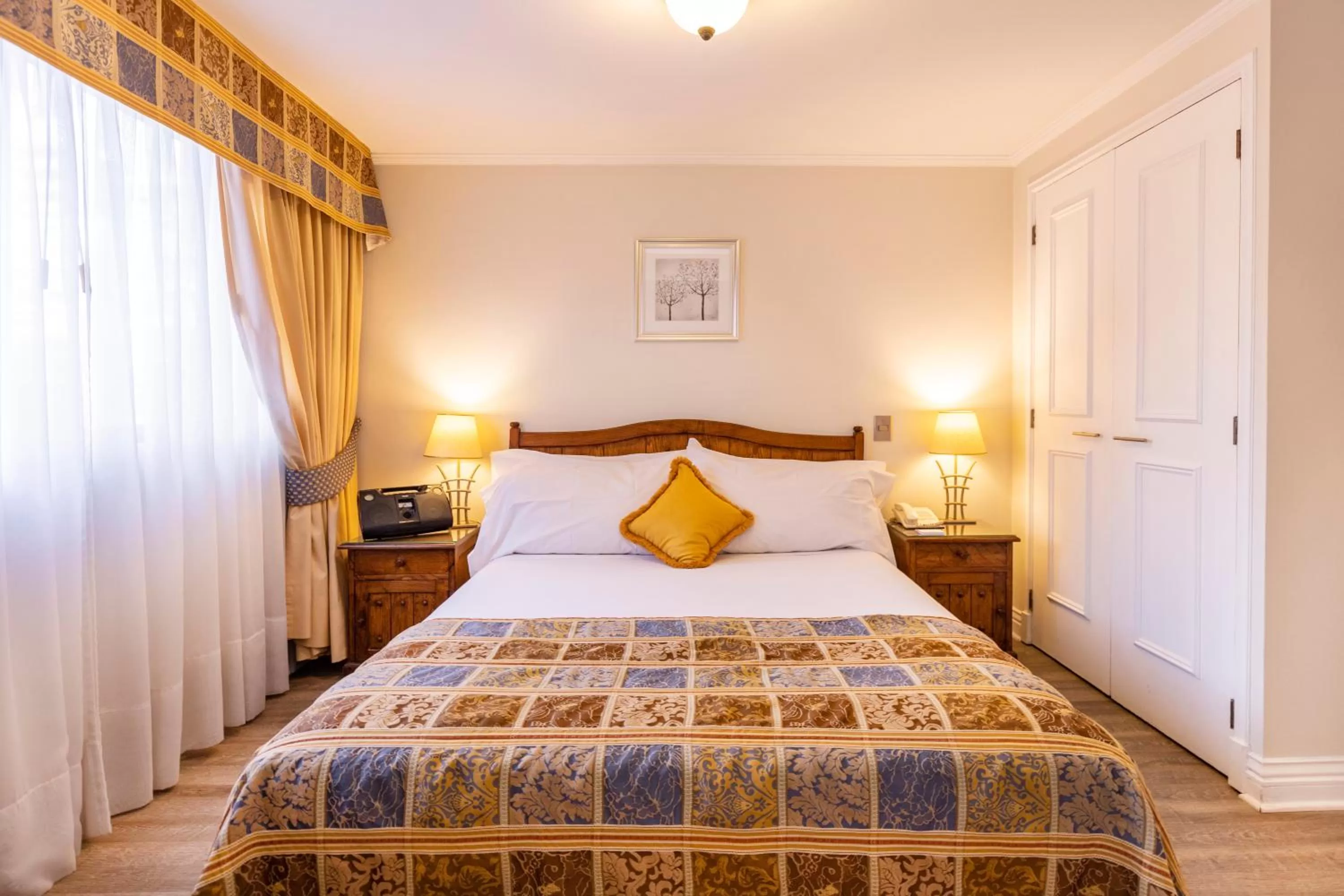 Bed in Park Plaza Apartments