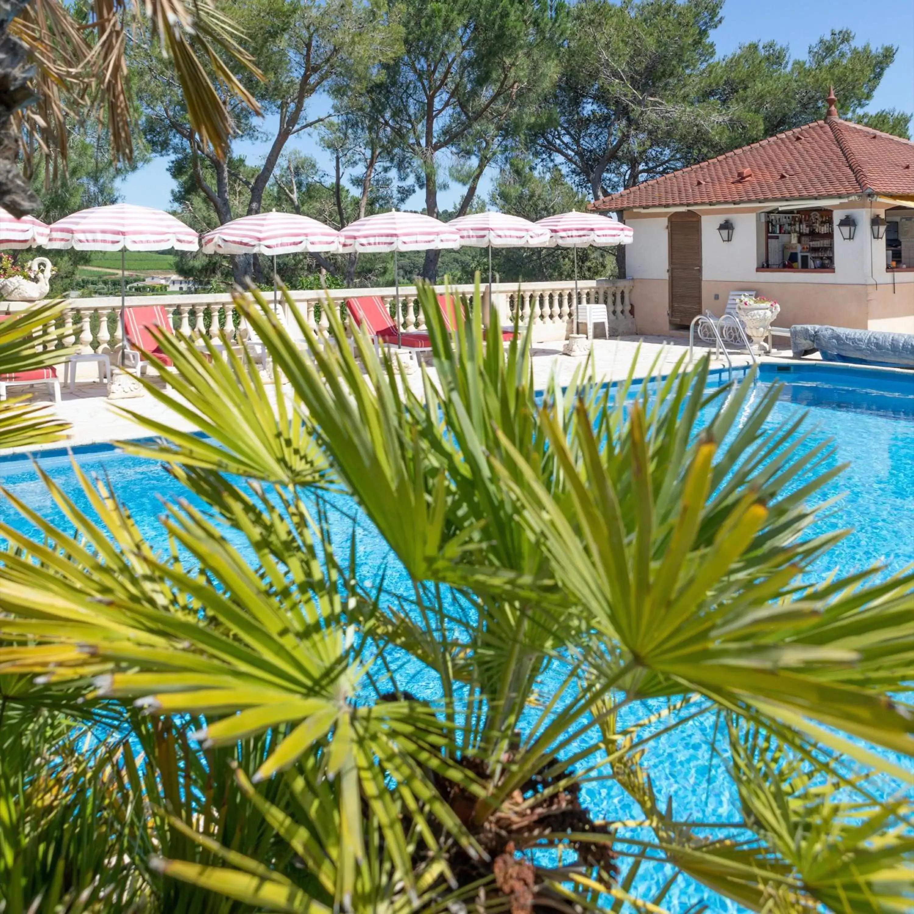 Swimming Pool in Le Château de Mei Lese