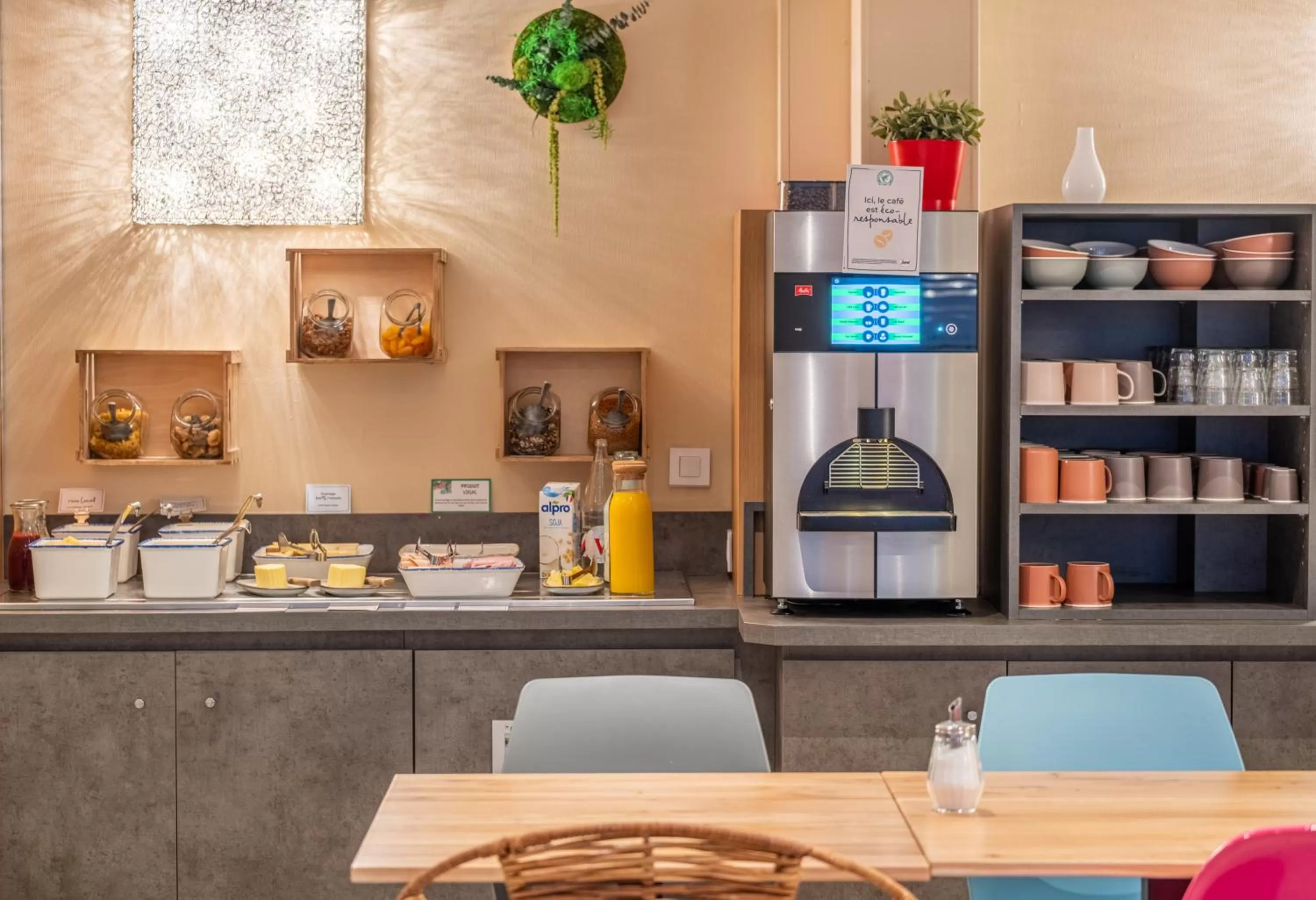 Breakfast in ibis Styles Blois Centre Gare