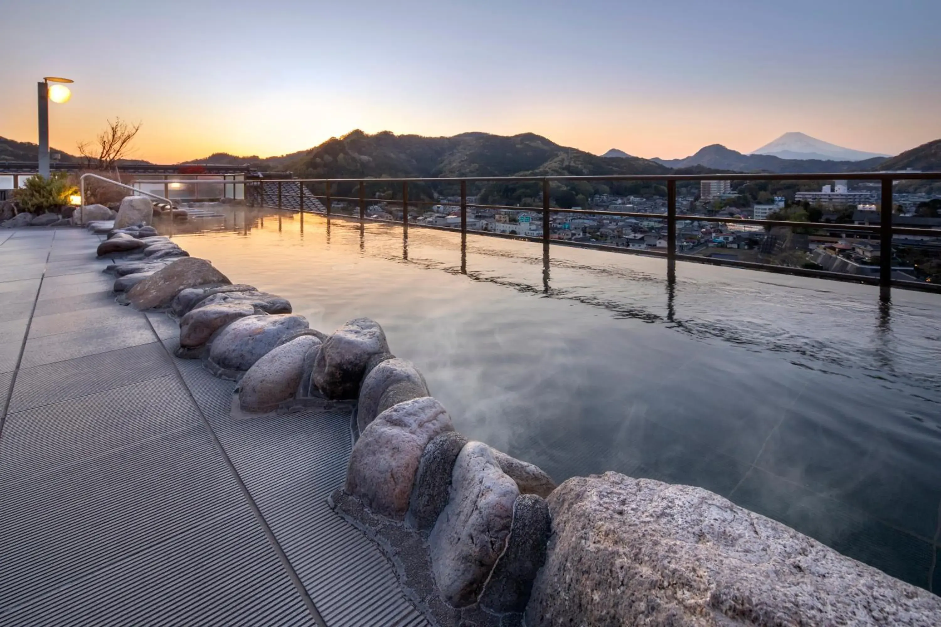 Open Air Bath in New Hakkeien