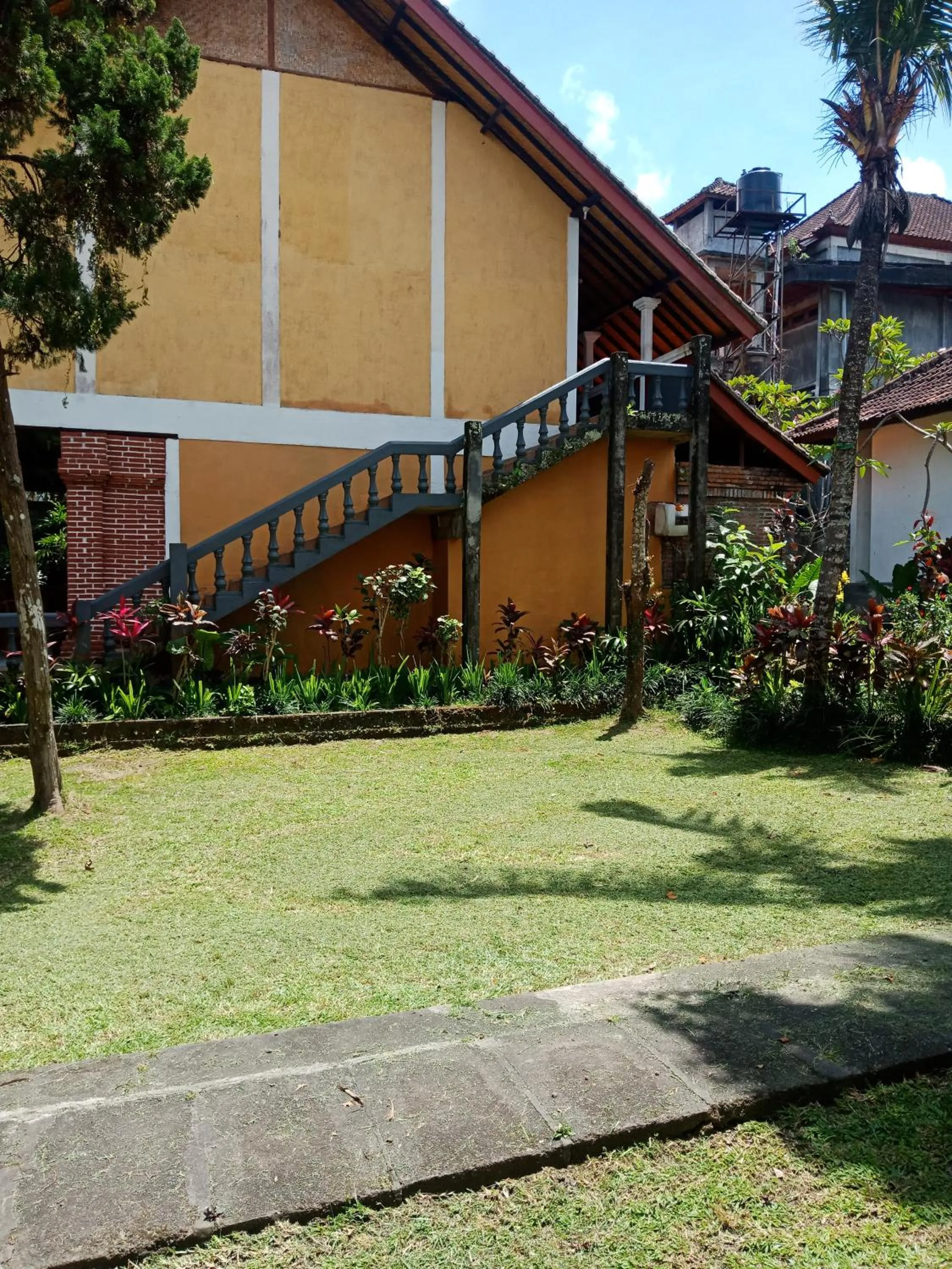 Garden in Argasoka Bungalows