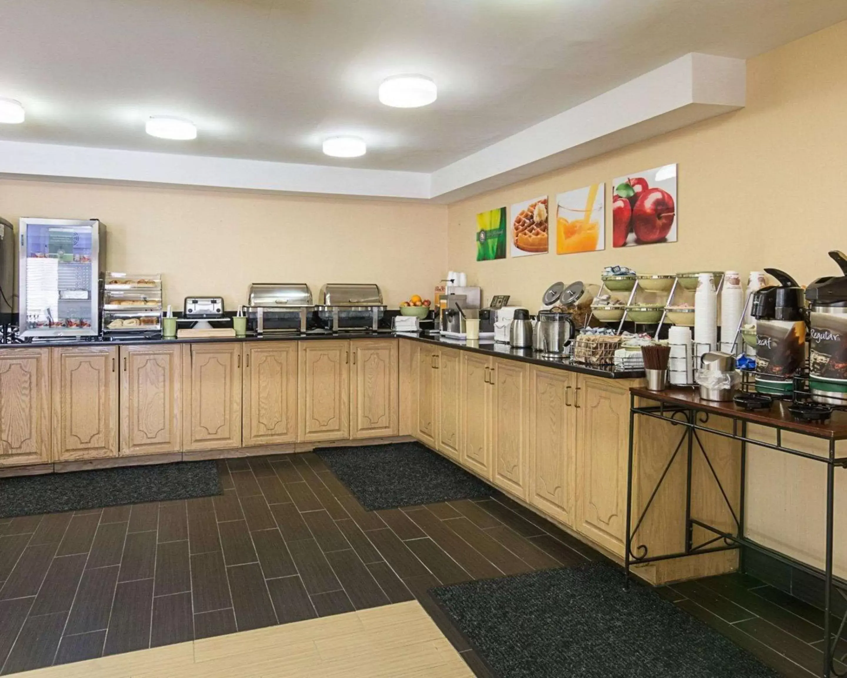 Lobby or reception, Restaurant/Places to Eat in Quality Inn Richmond Airport