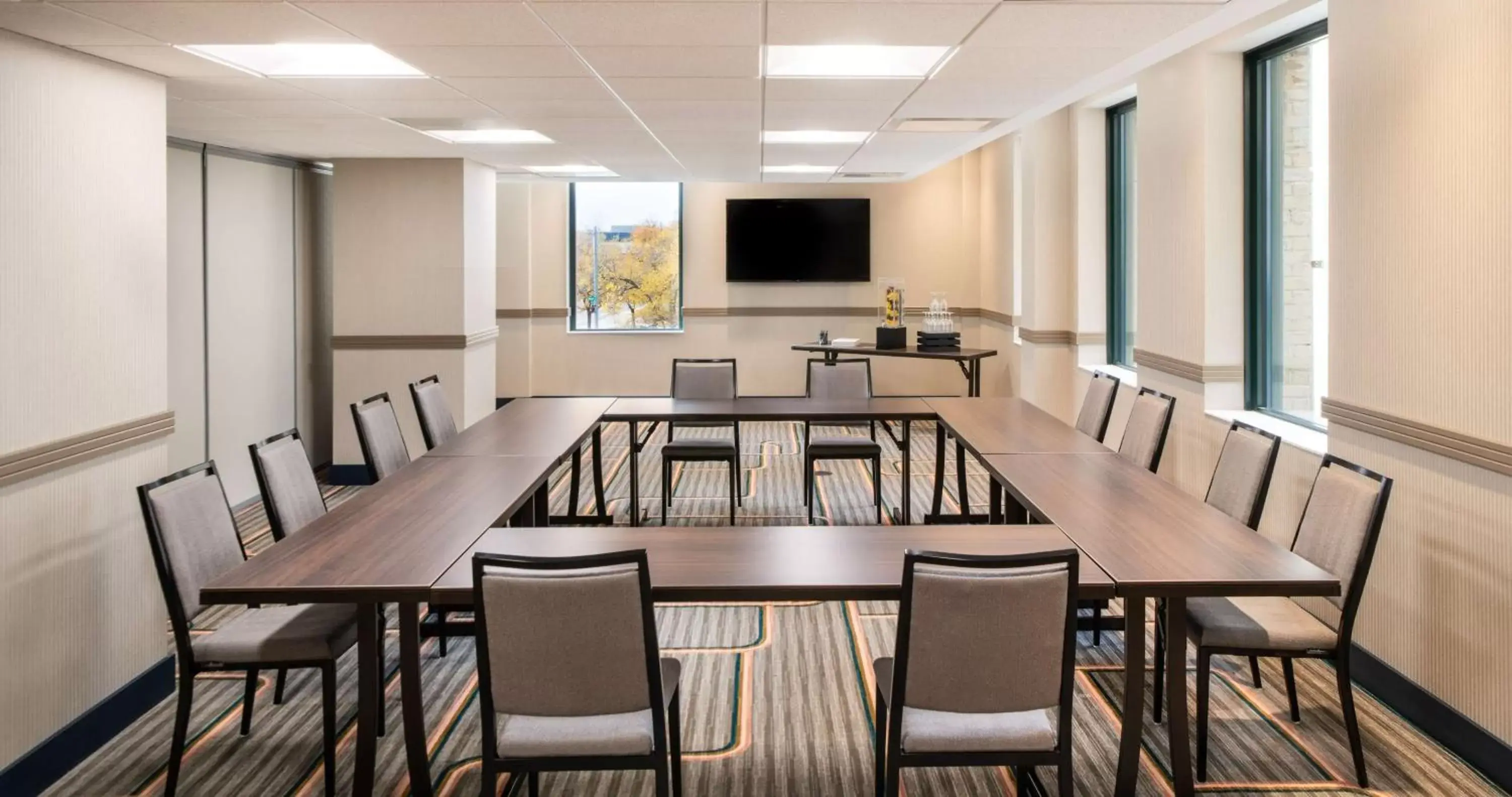 Meeting/conference room in Hilton Garden Inn Flint Downtown