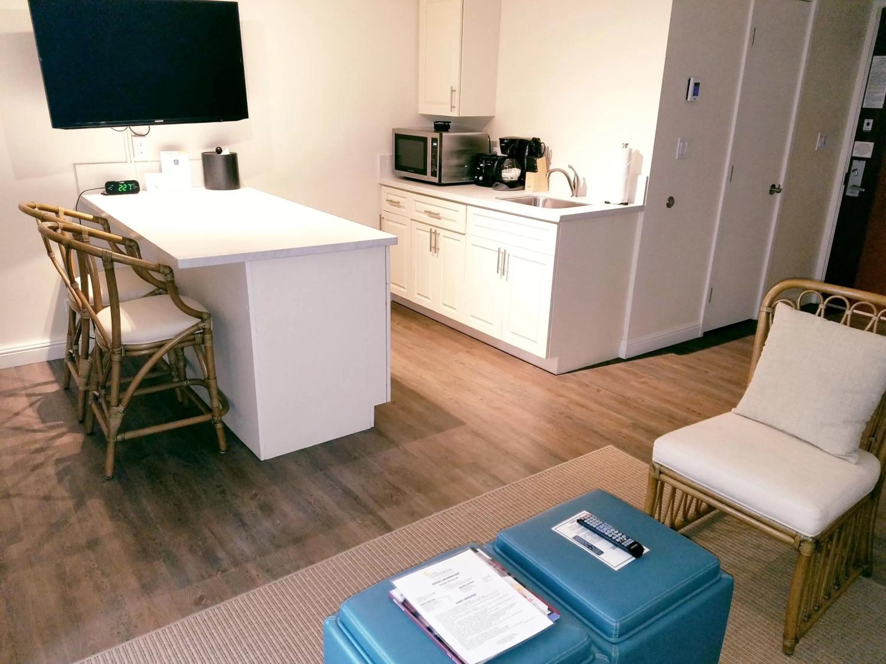 Kitchen or kitchenette, Kitchen/Kitchenette in Imperial Hawaii Resort