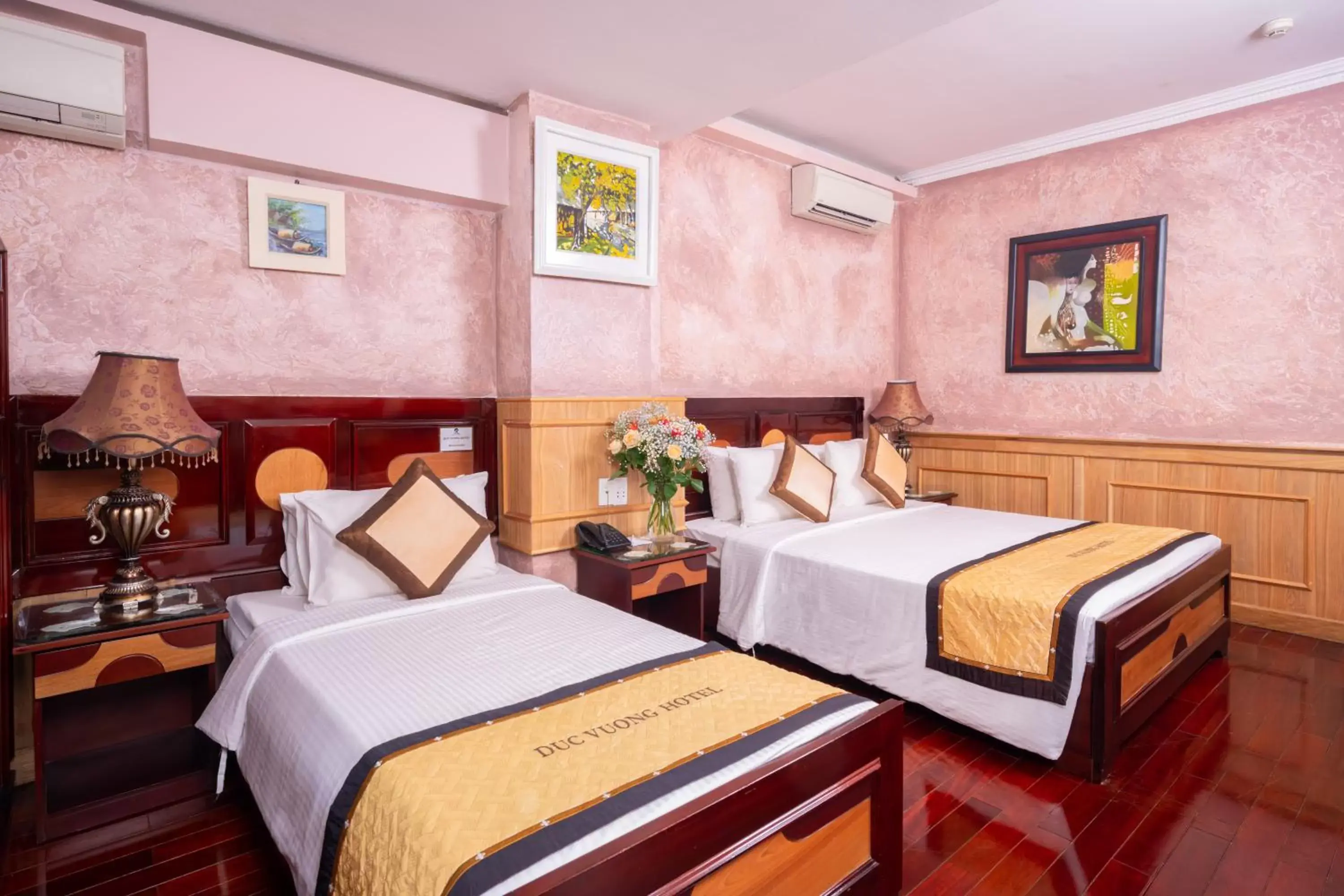 Bed in Duc Vuong Saigon Hotel - Bui Vien Bed in Duc Vuong Saigon Hotel - Bui Vien