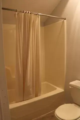 Bathroom in Bent Tree Motel