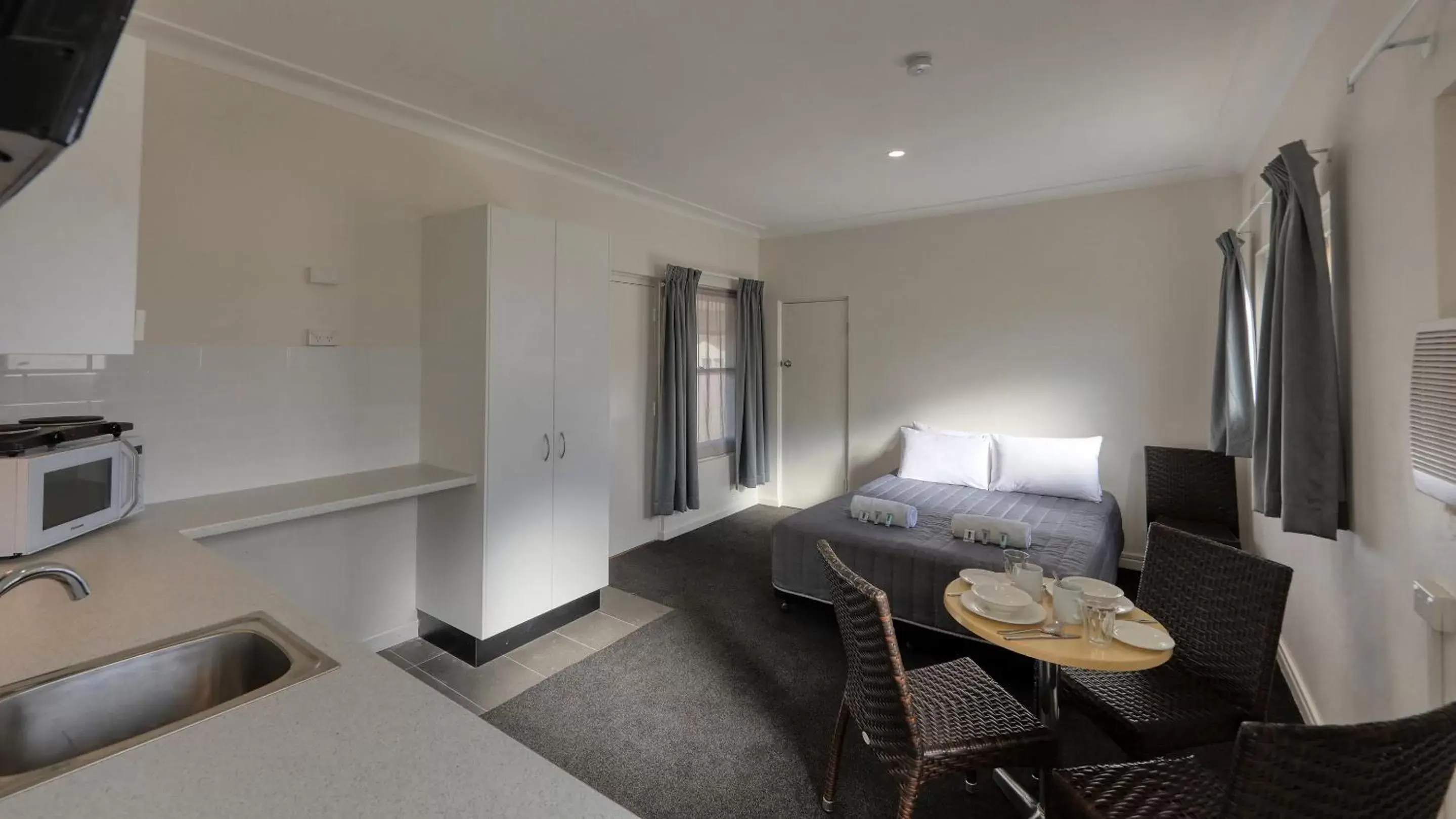 Dining area, Seating Area in Cowra Motor Inn