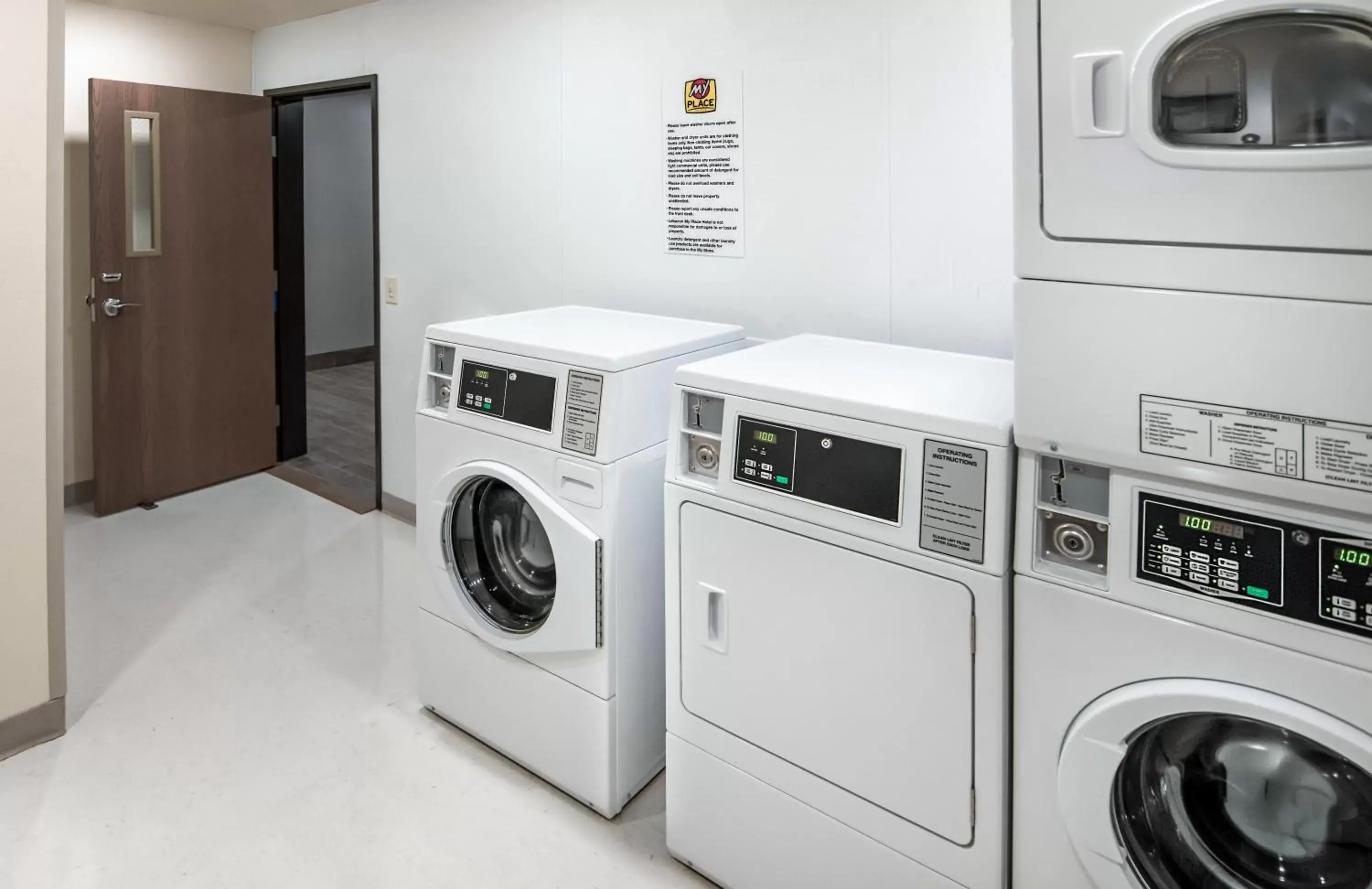 laundry, Kitchen/Kitchenette in My Place Hotel-Wenatchee, WA