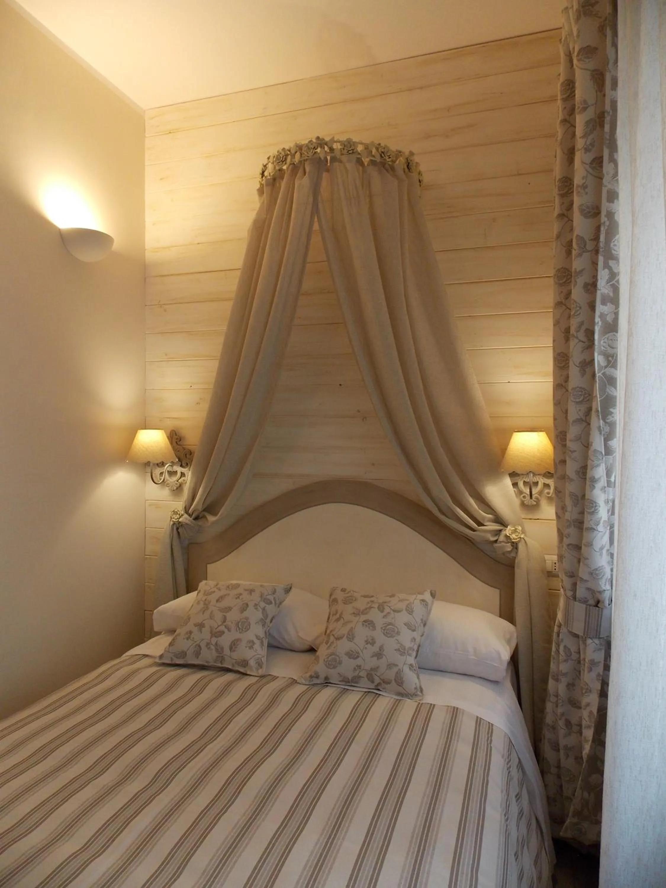 Bedroom, Bed in Casa Tua Vaticano Guest House