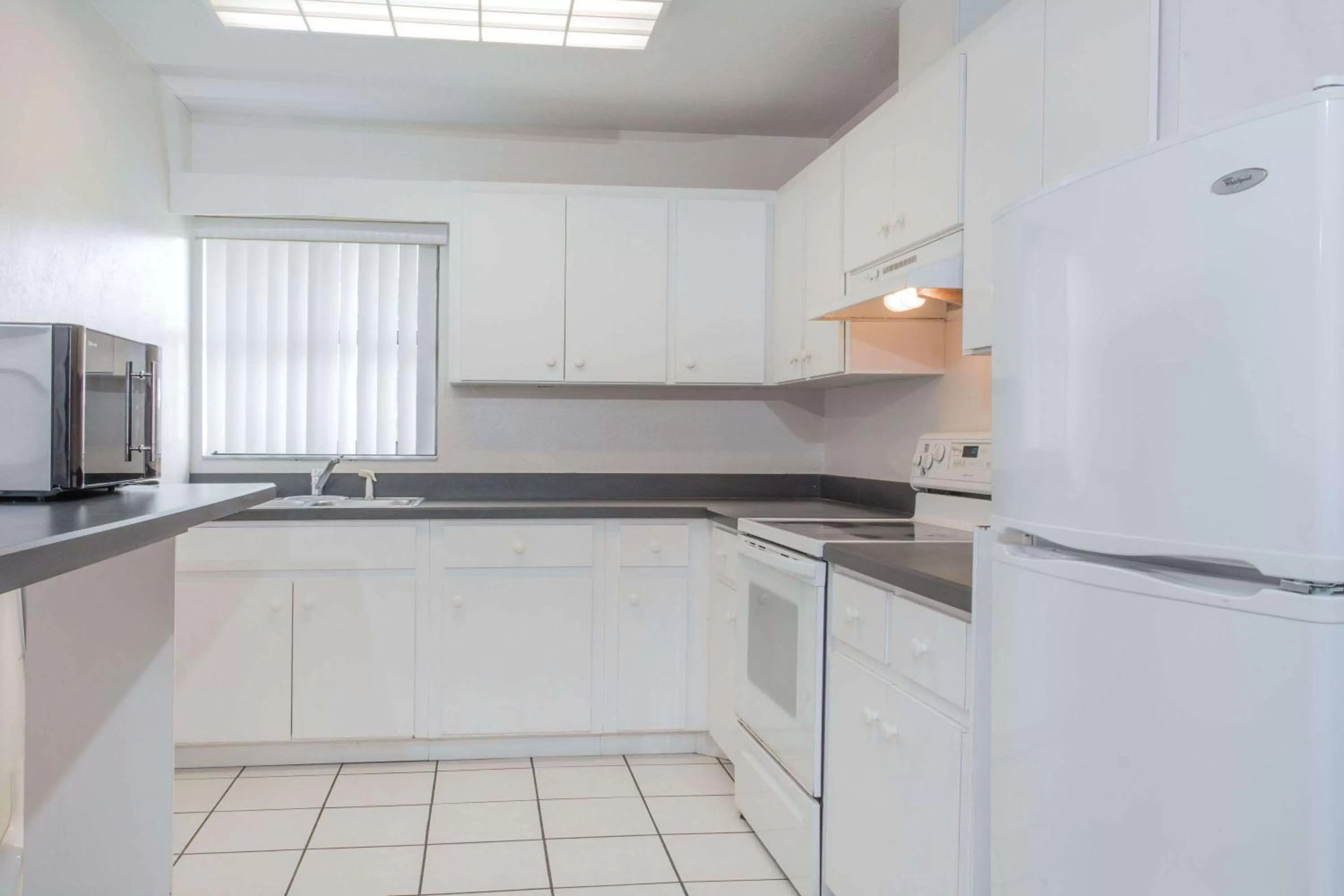 Photo of the whole room in Knights Inn Arcadia