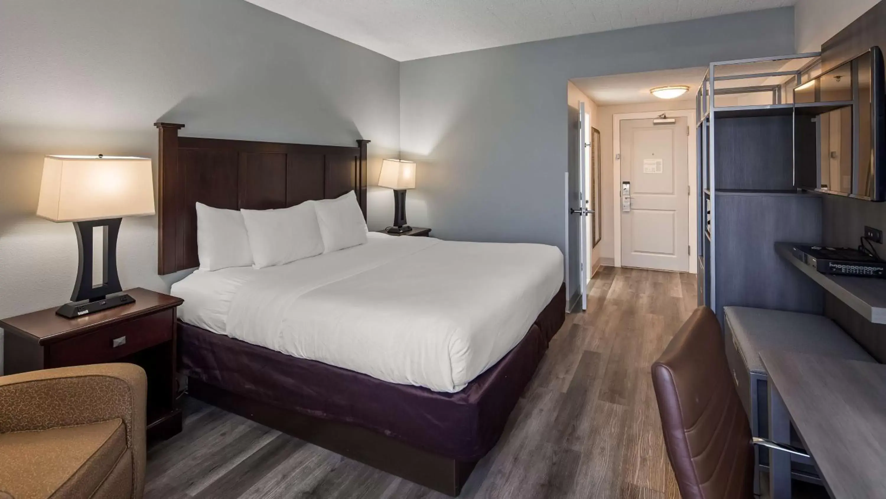 Bed in Best Western Paramus Hotel & Suites Bed in Best Western Paramus Hotel & Suites