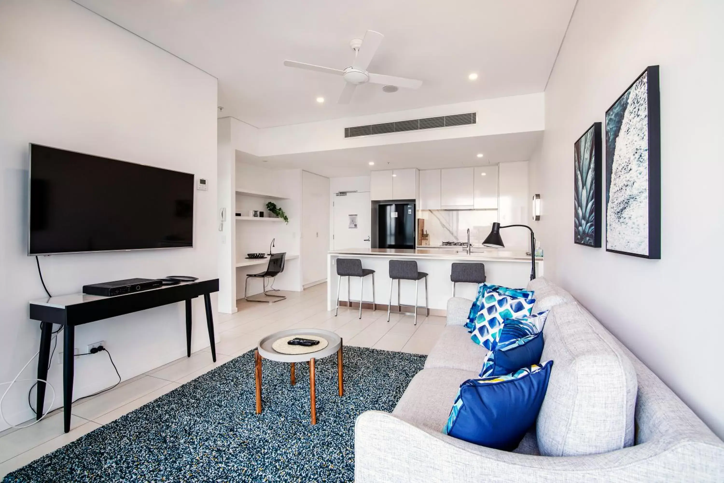 Living room, Seating Area in Hope Street Apartments by CLLIX