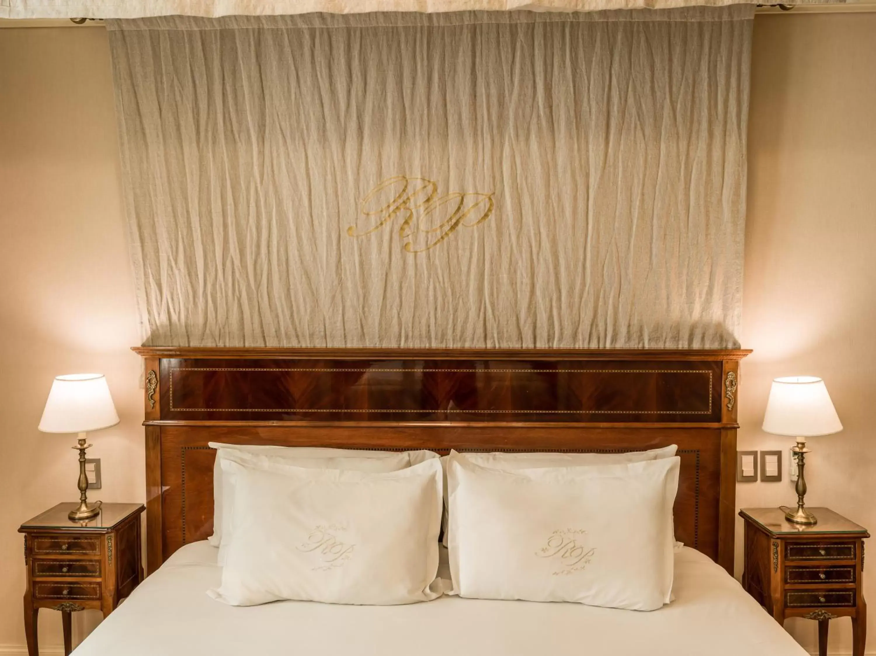 Bed in Melia Recoleta Plaza Hotel